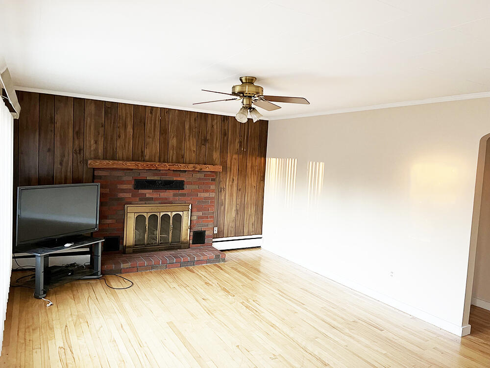 347 Civic Center Drive Property Photo 6