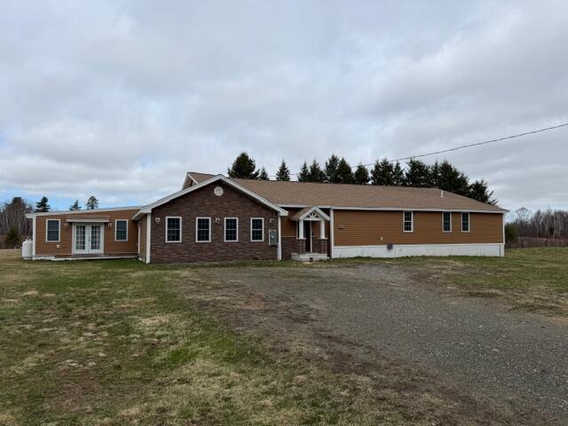 1663 Masardis Road Property Photo 6