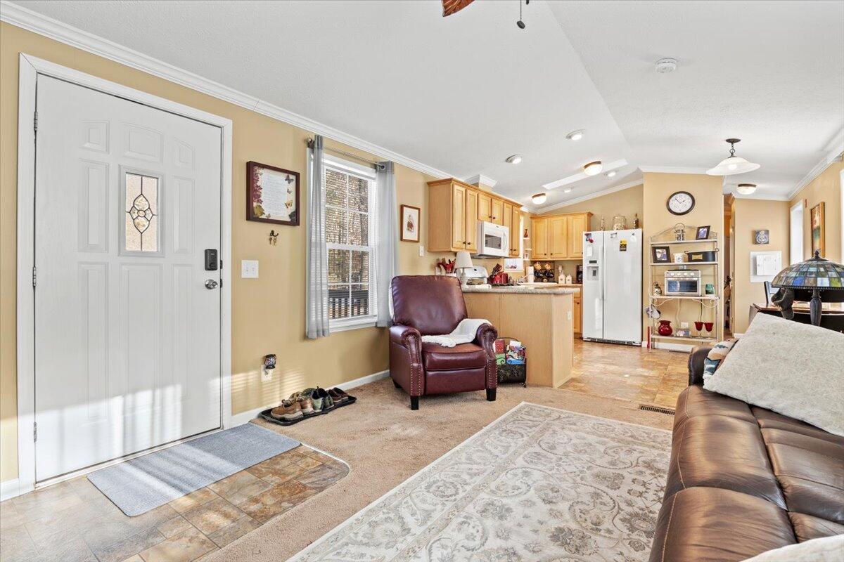 72 Golden Era Circle Property Photo 5