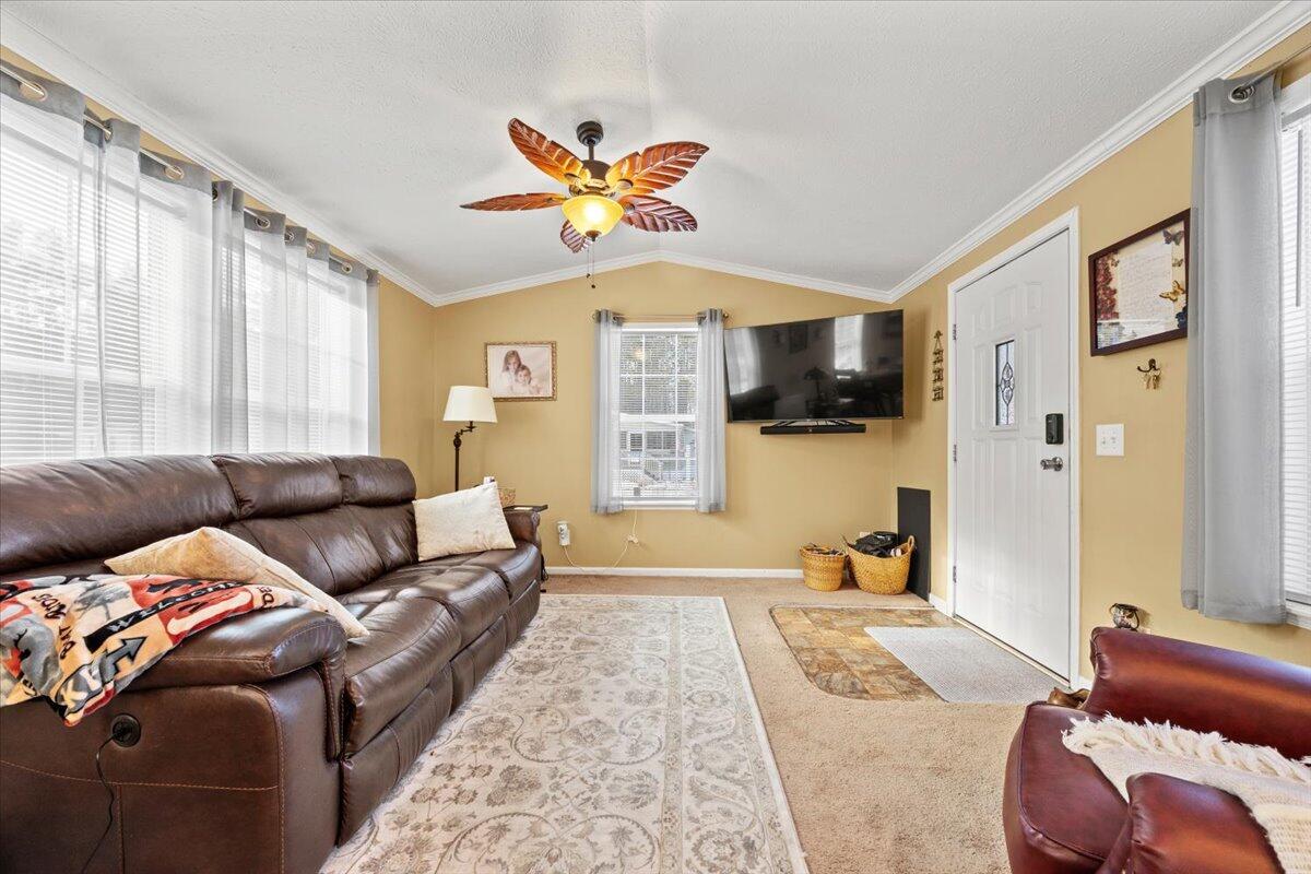 72 Golden Era Circle Property Photo 6