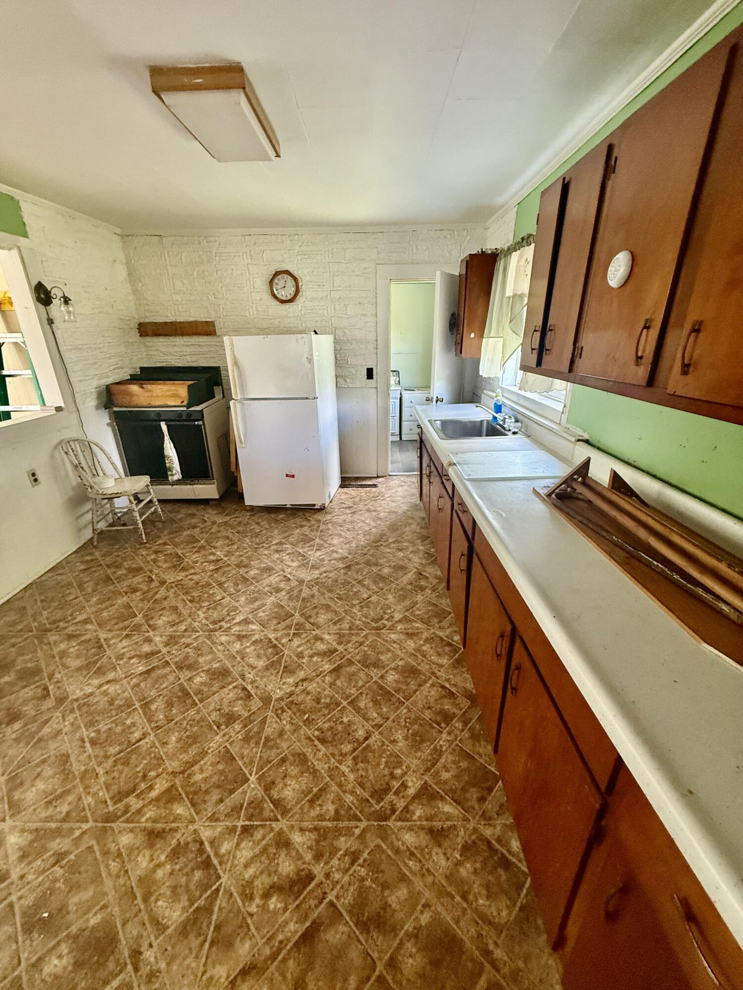 6 Case Drive Property Photo 10