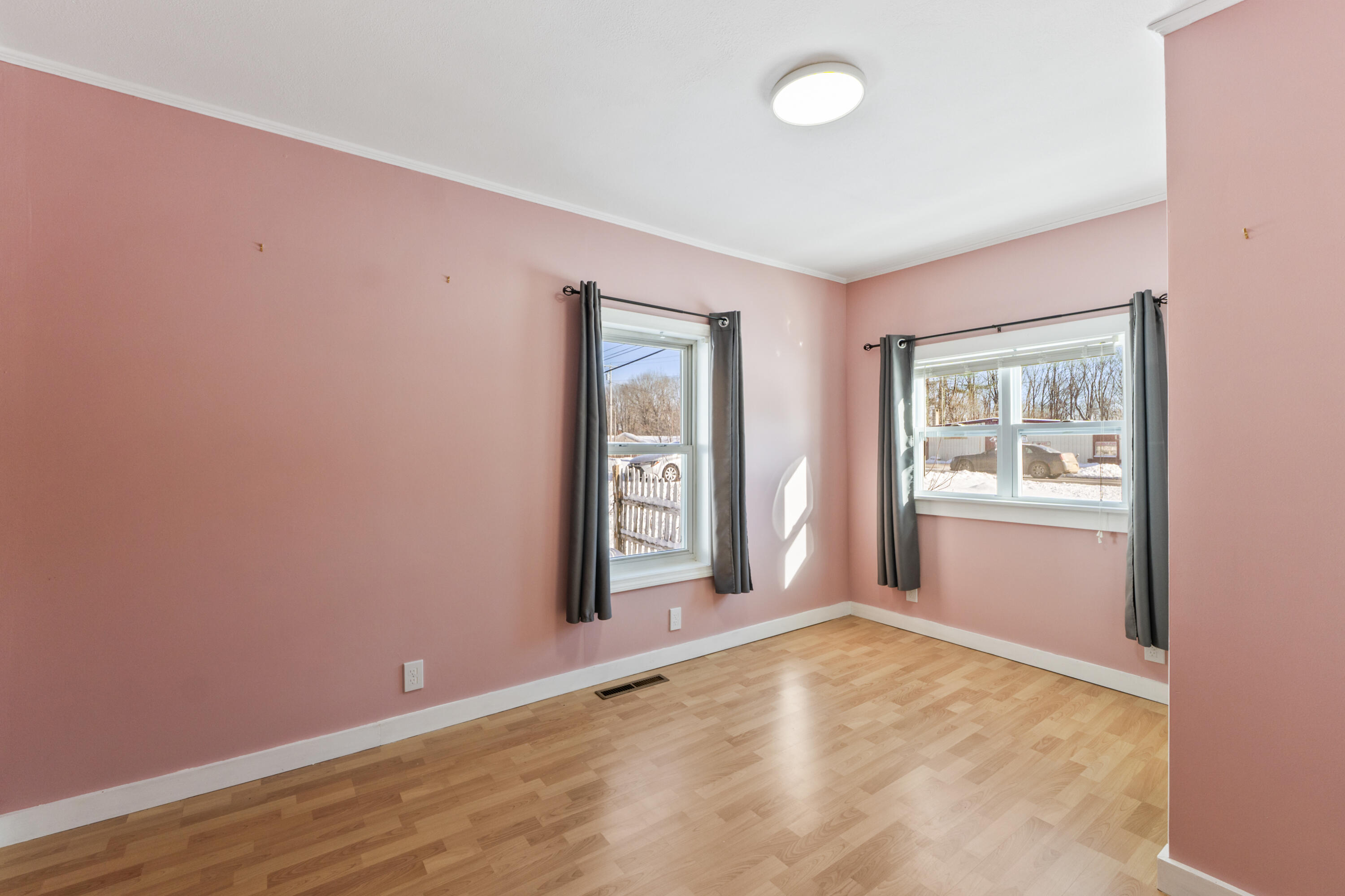737 Commercial Street Property Photo 21