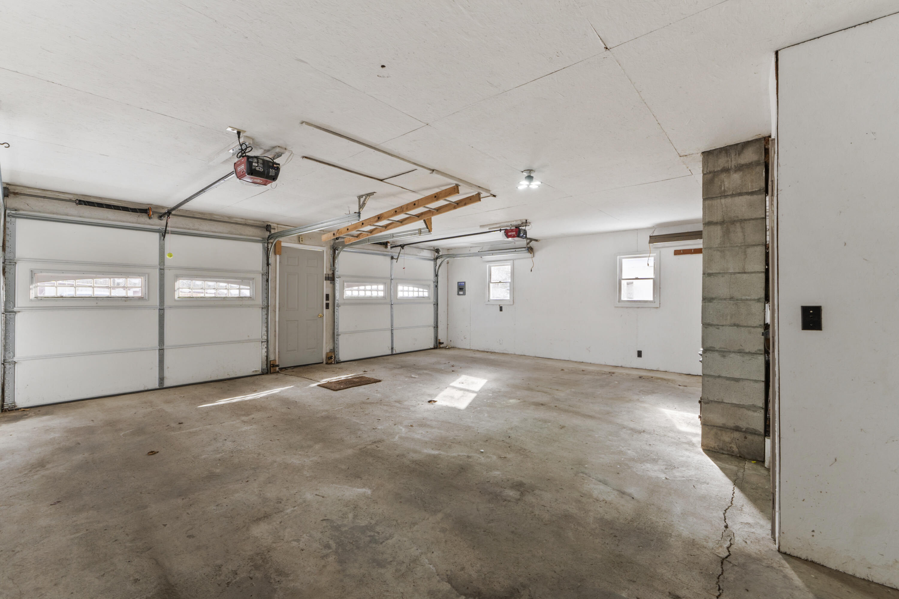 737 Commercial Street Property Photo 29