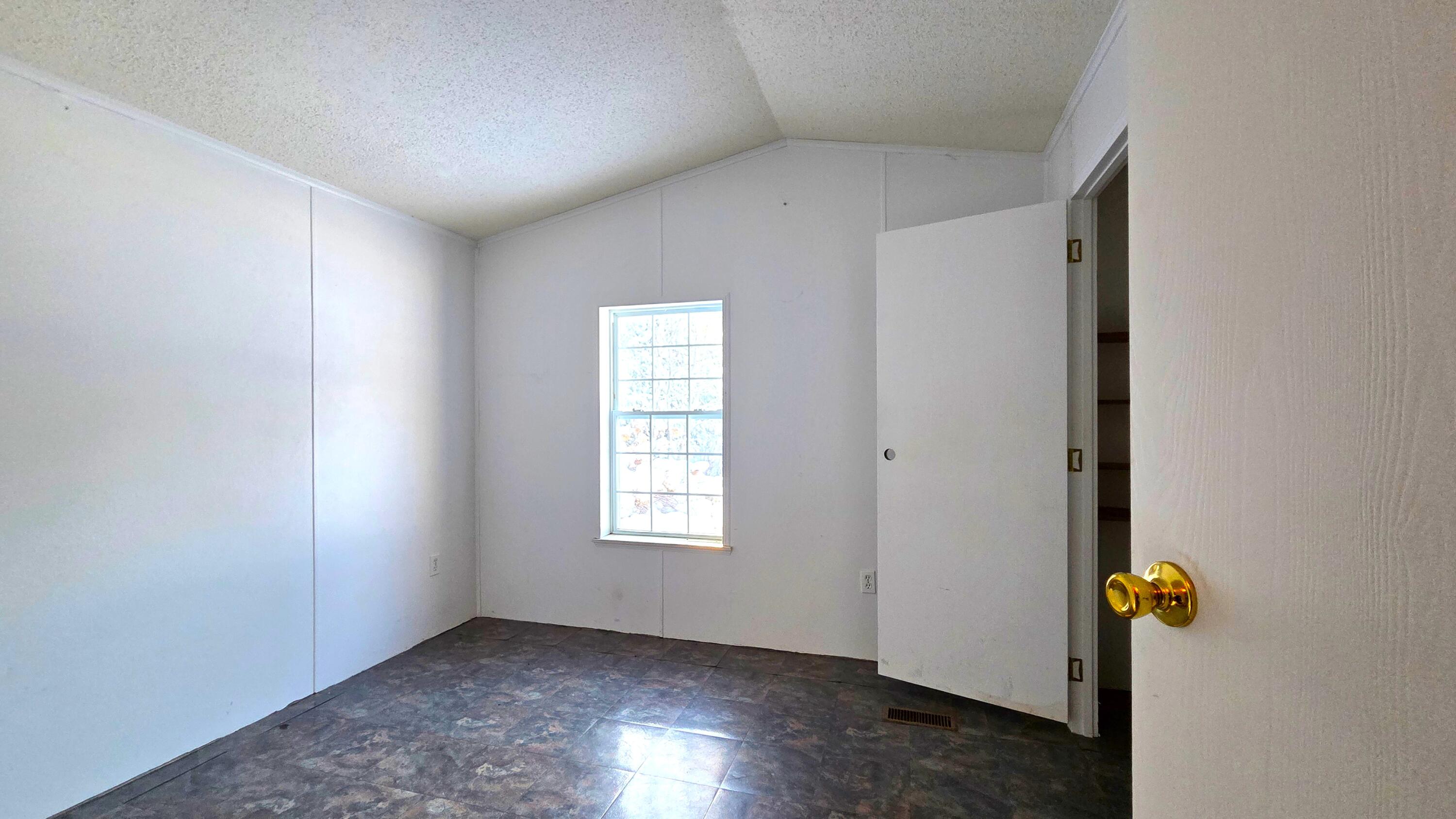 1035 Airline Road Property Photo 14