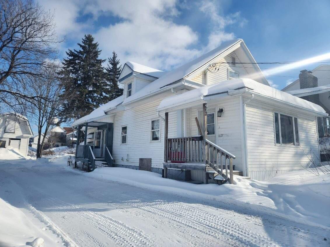92 14th Avenue Property Photo 1