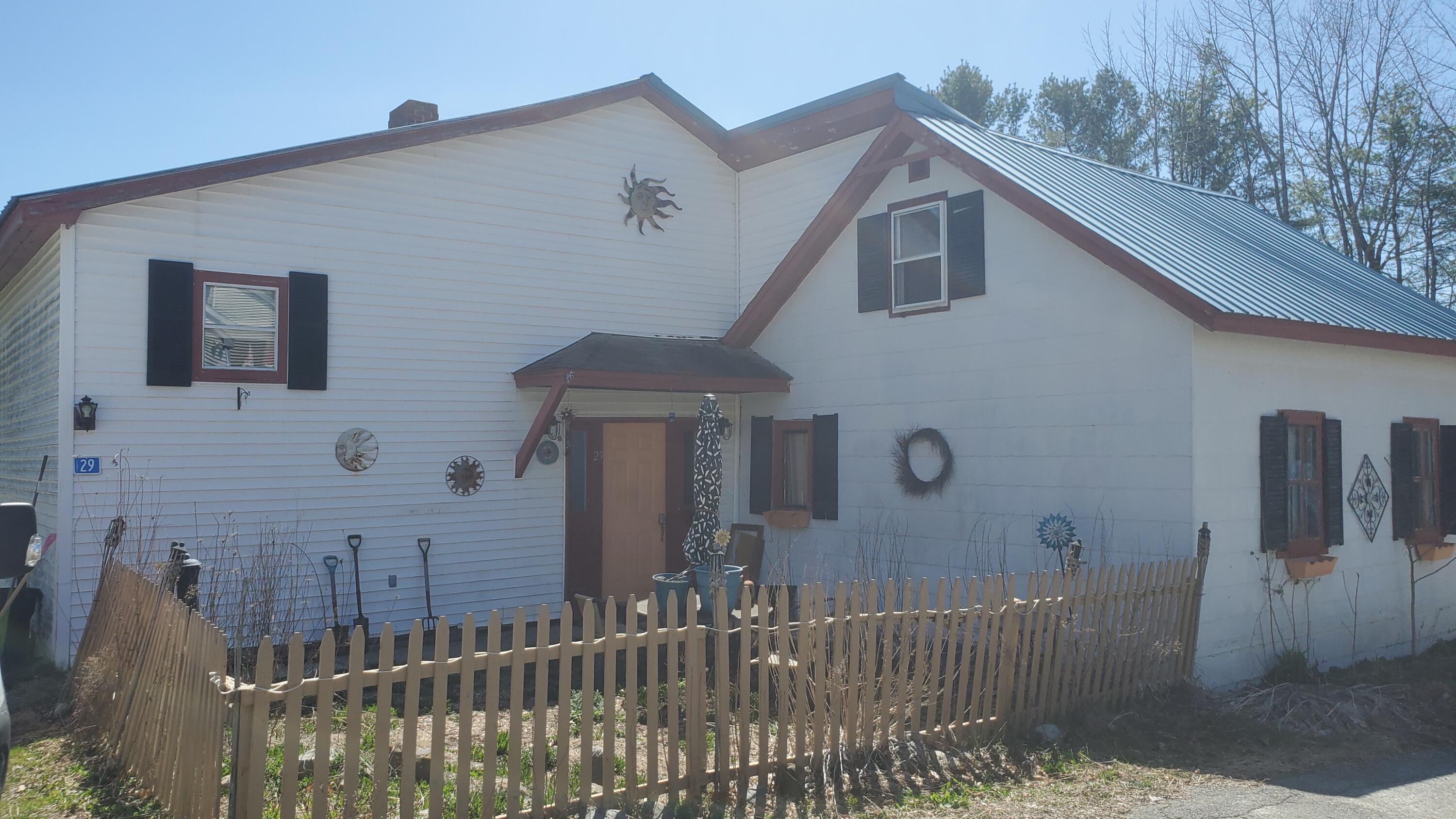 29 Oak Street Property Photo 5