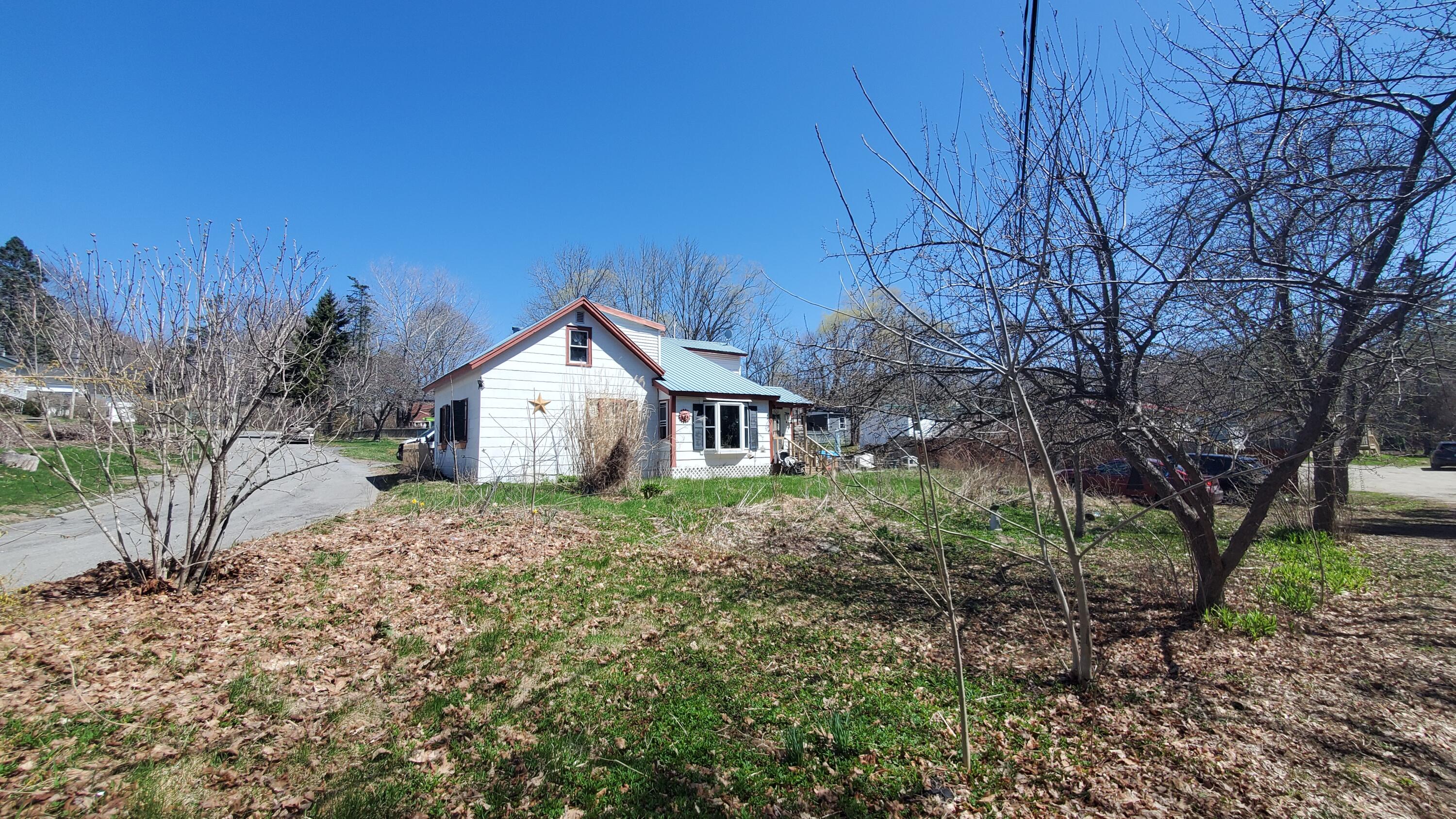 29 Oak Street Property Photo 9