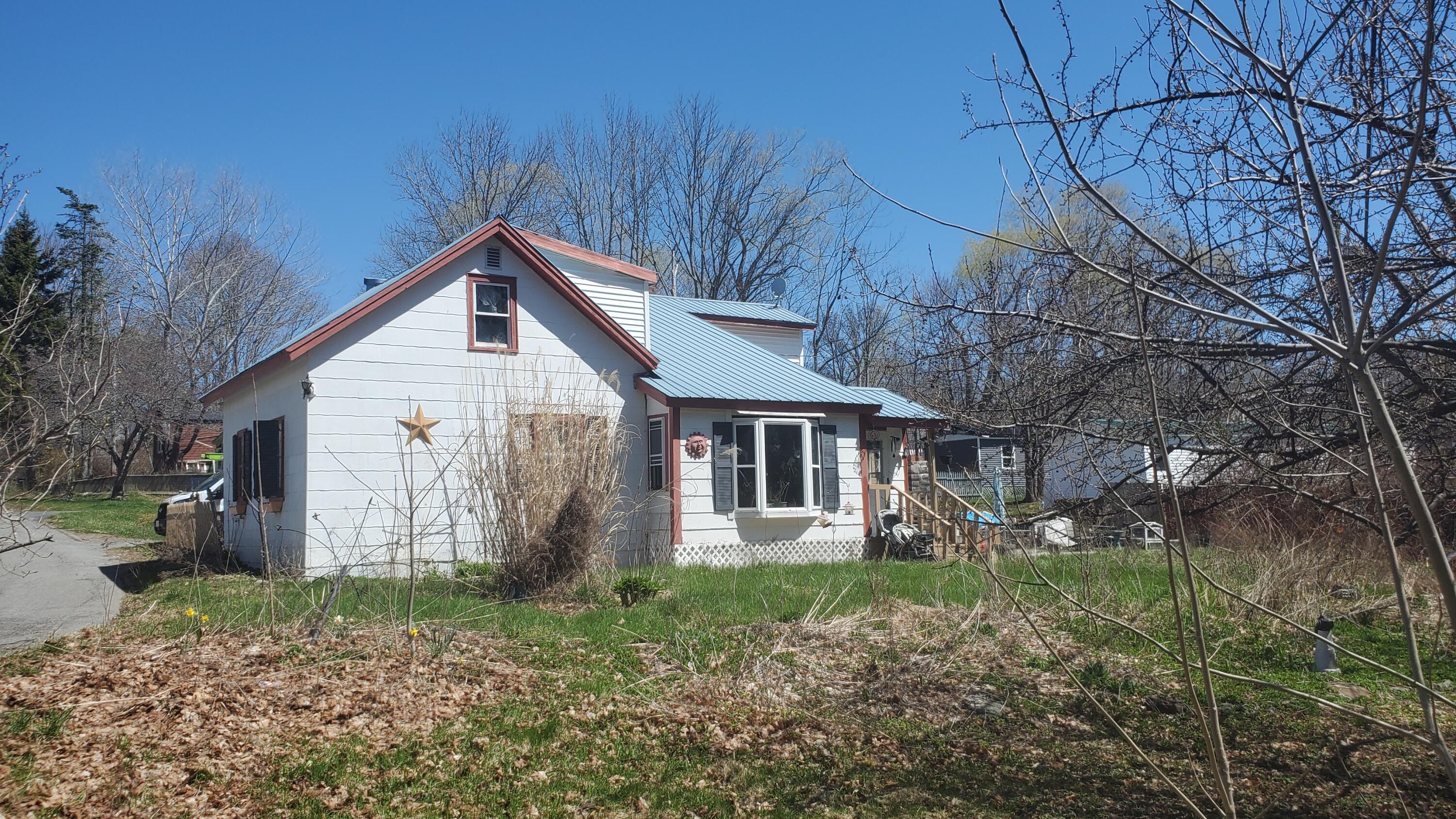 29 Oak Street Property Photo 10