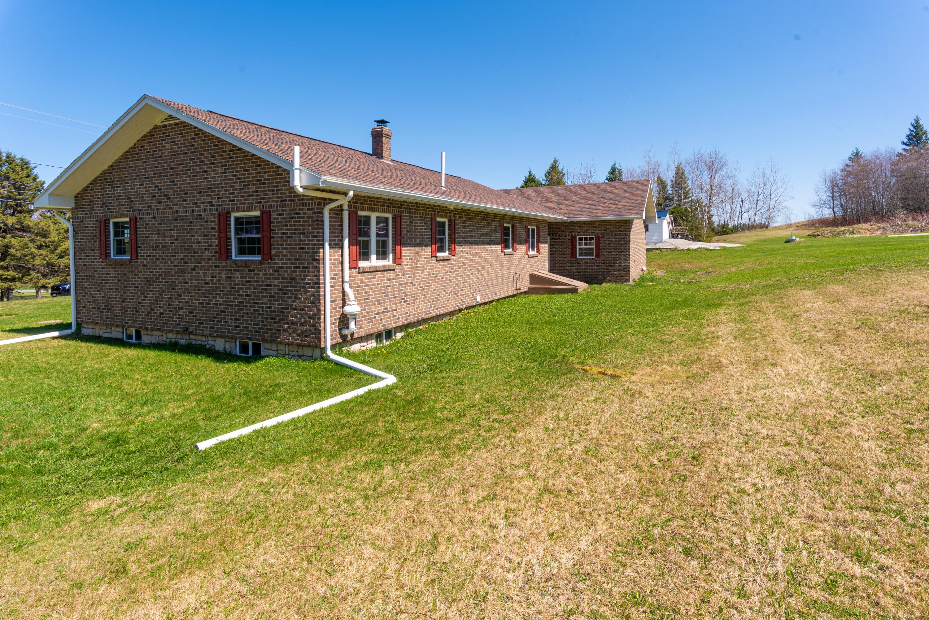 180 Hillside Road Property Photo 5