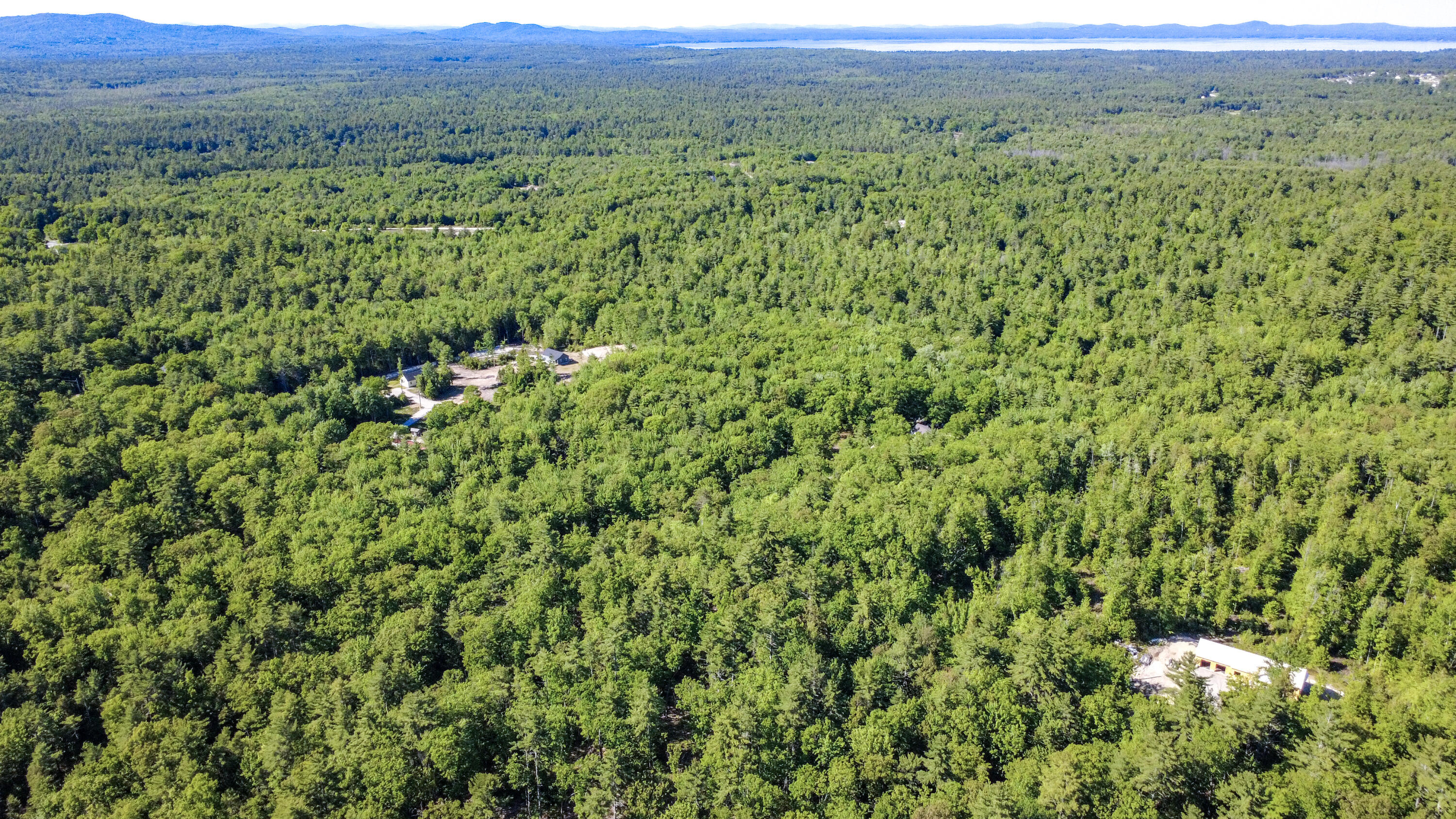 421 Middle Road Property Photo 3