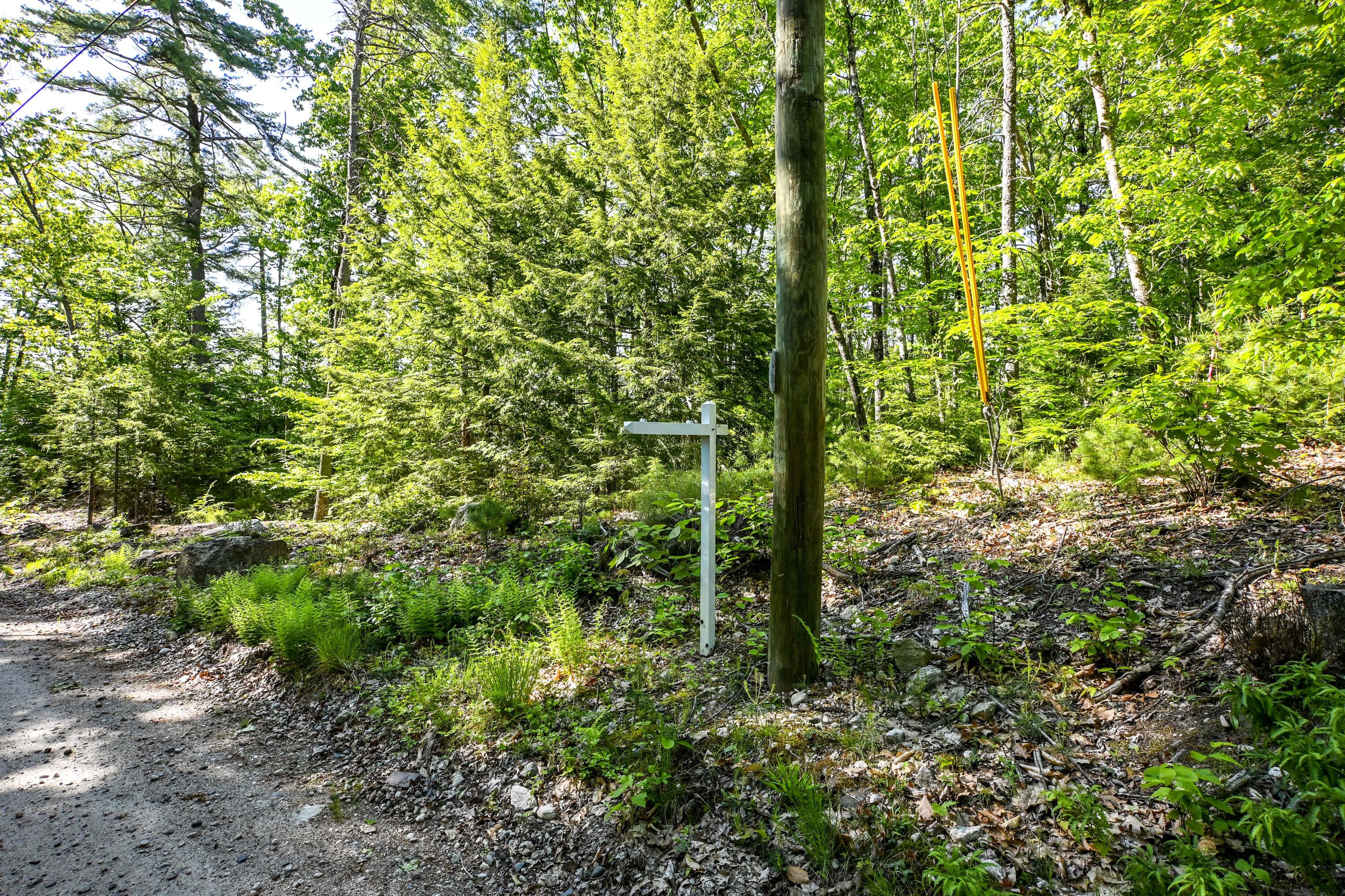 421 Middle Road Property Photo 5