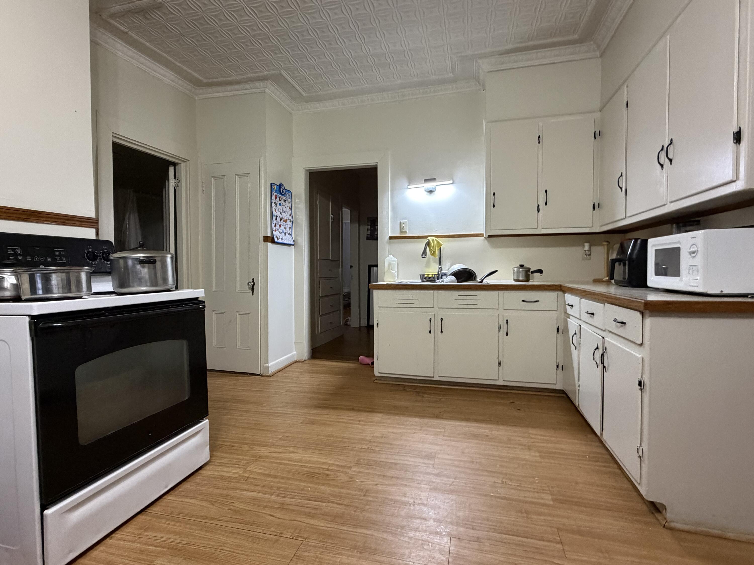 137 S Main Street Property Photo 6
