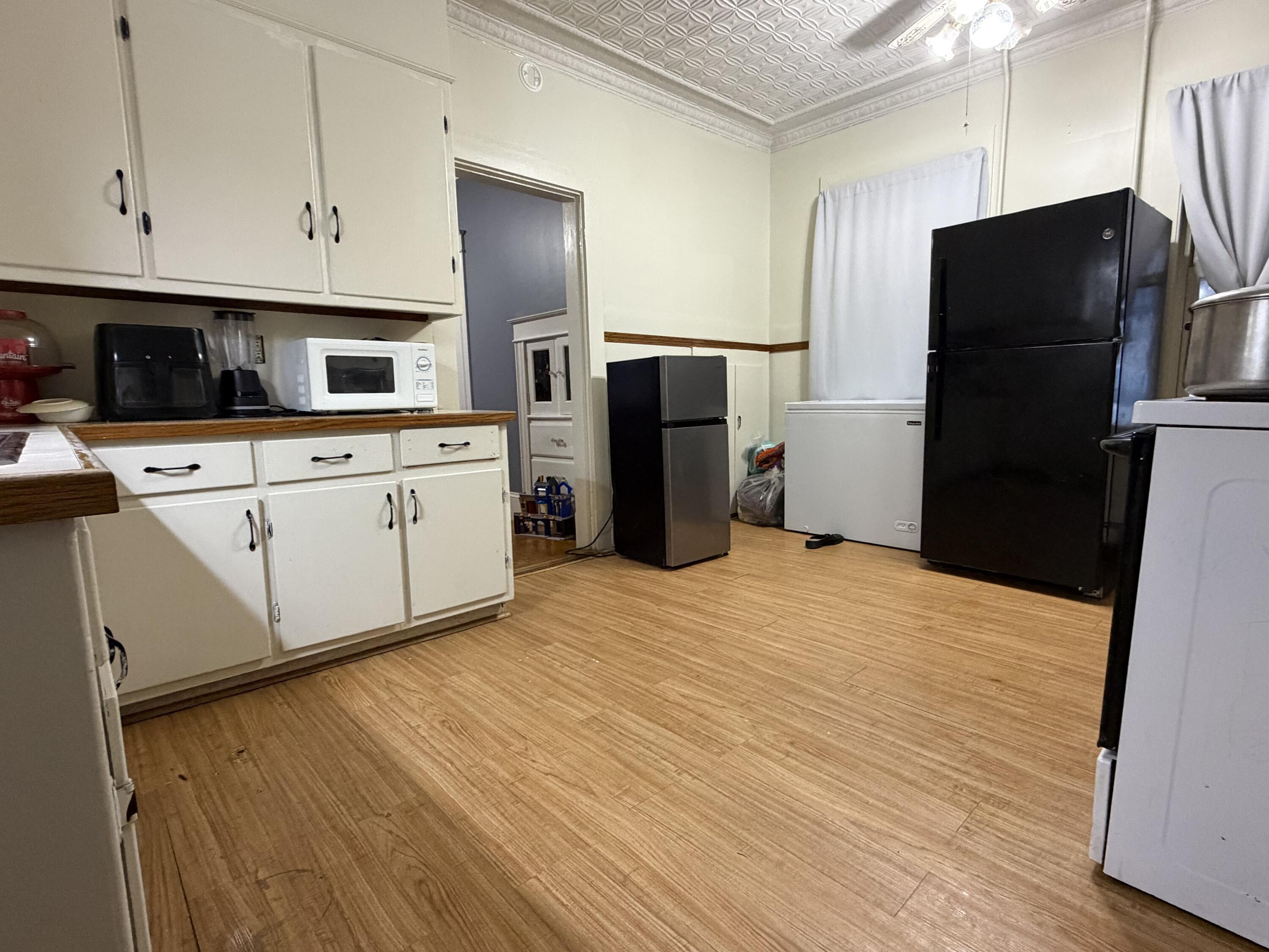 137 S Main Street Property Photo 7