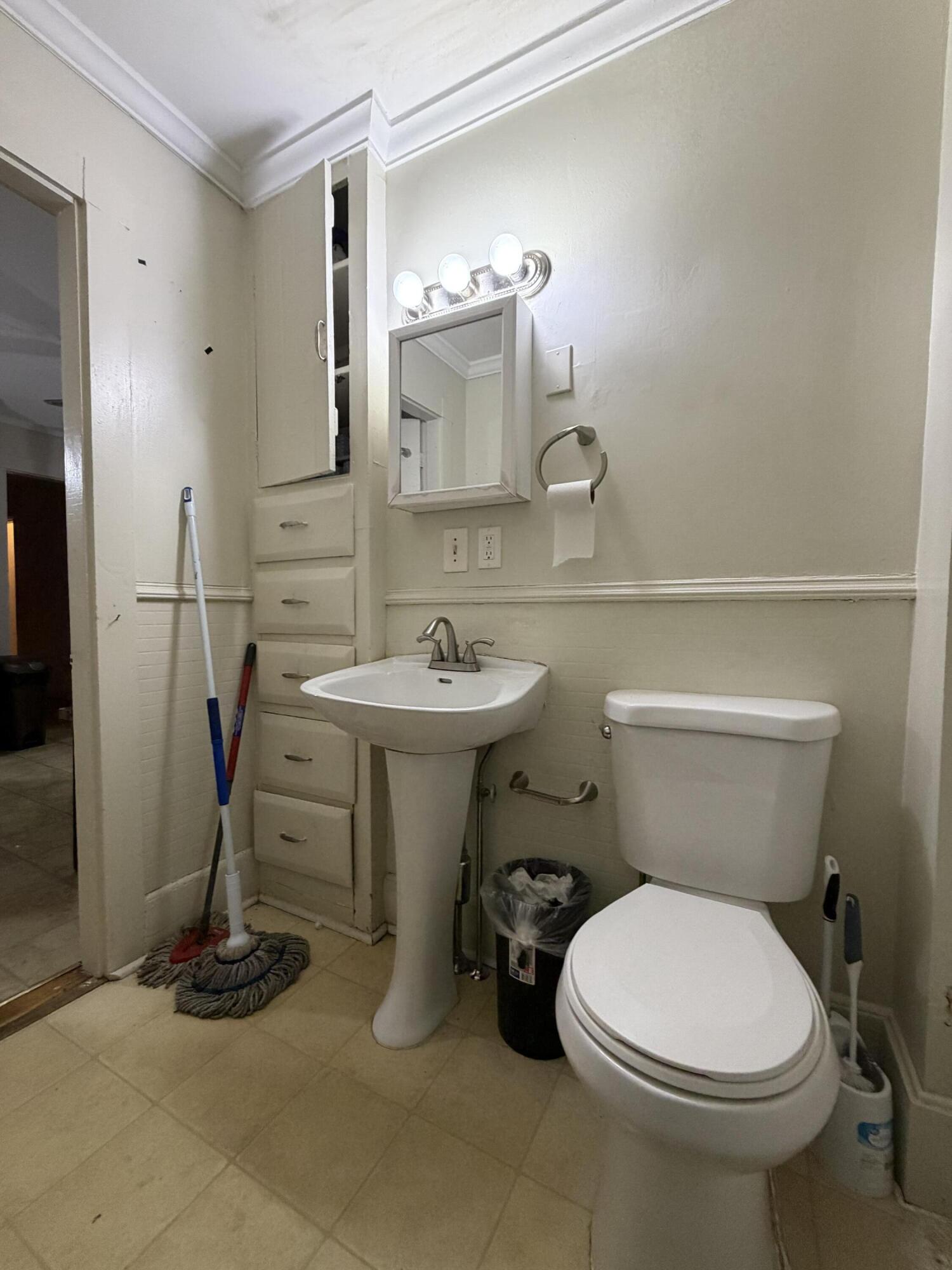 137 S Main Street Property Photo 22