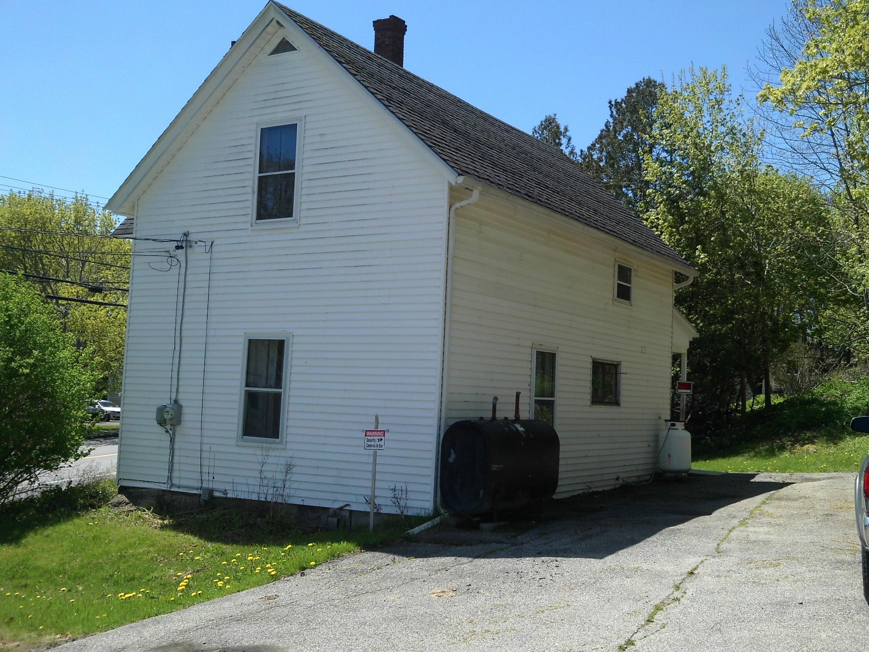 1025 Commercial Street Property Photo 1