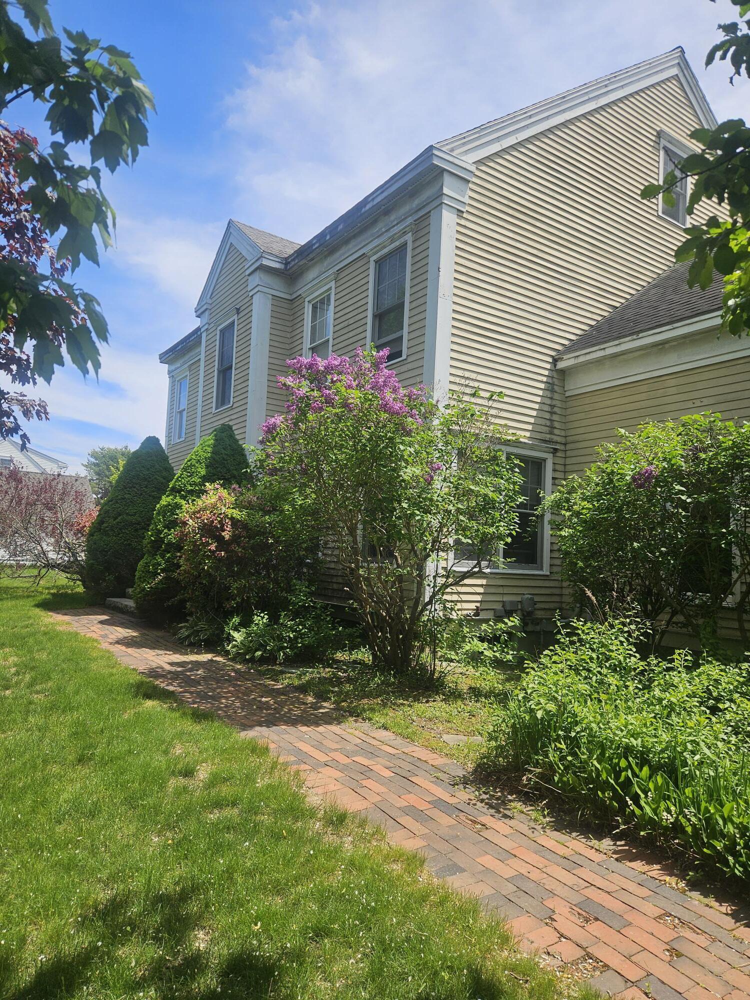 8 Days Landing Property Photo 4