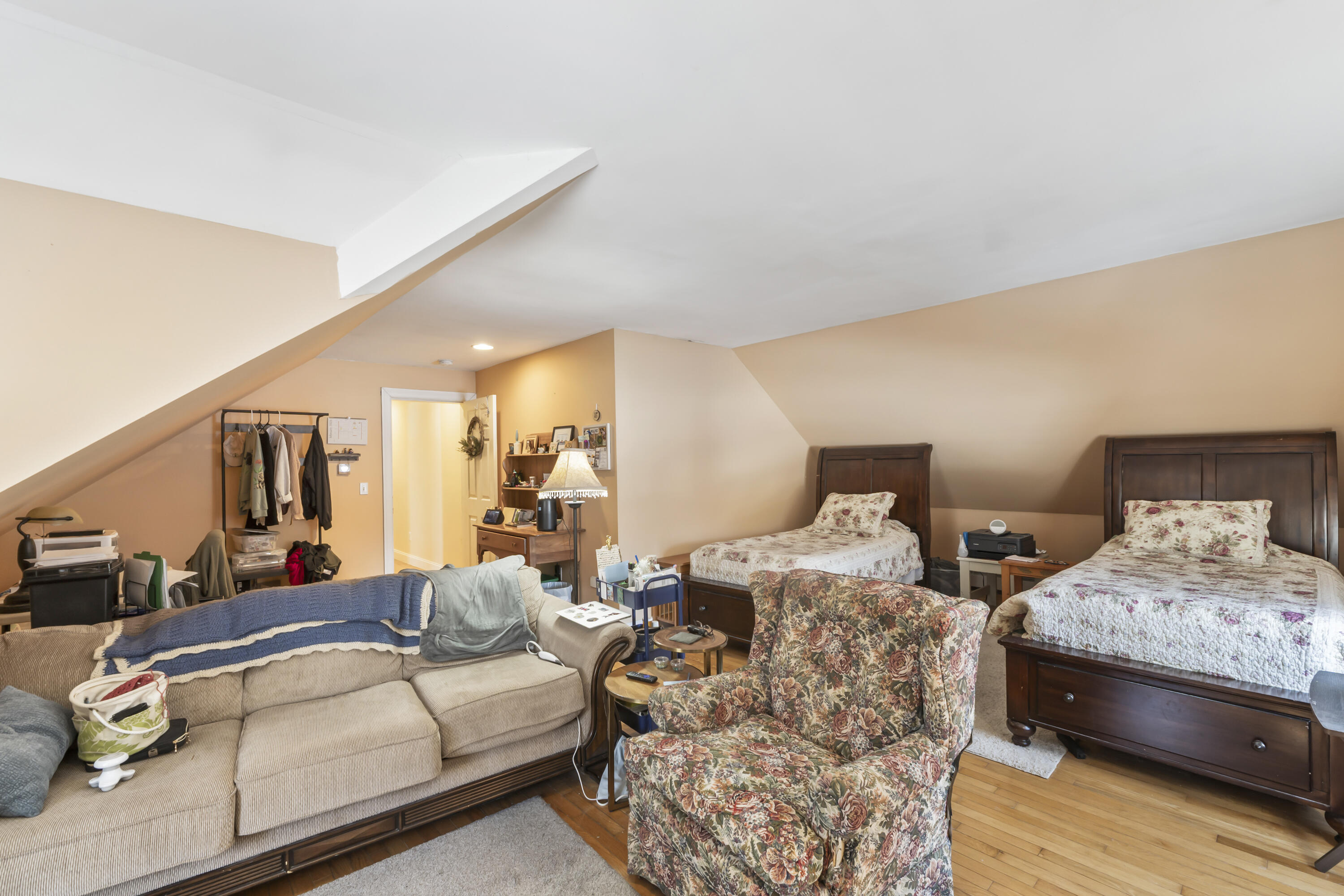 8 Days Landing Property Photo 51