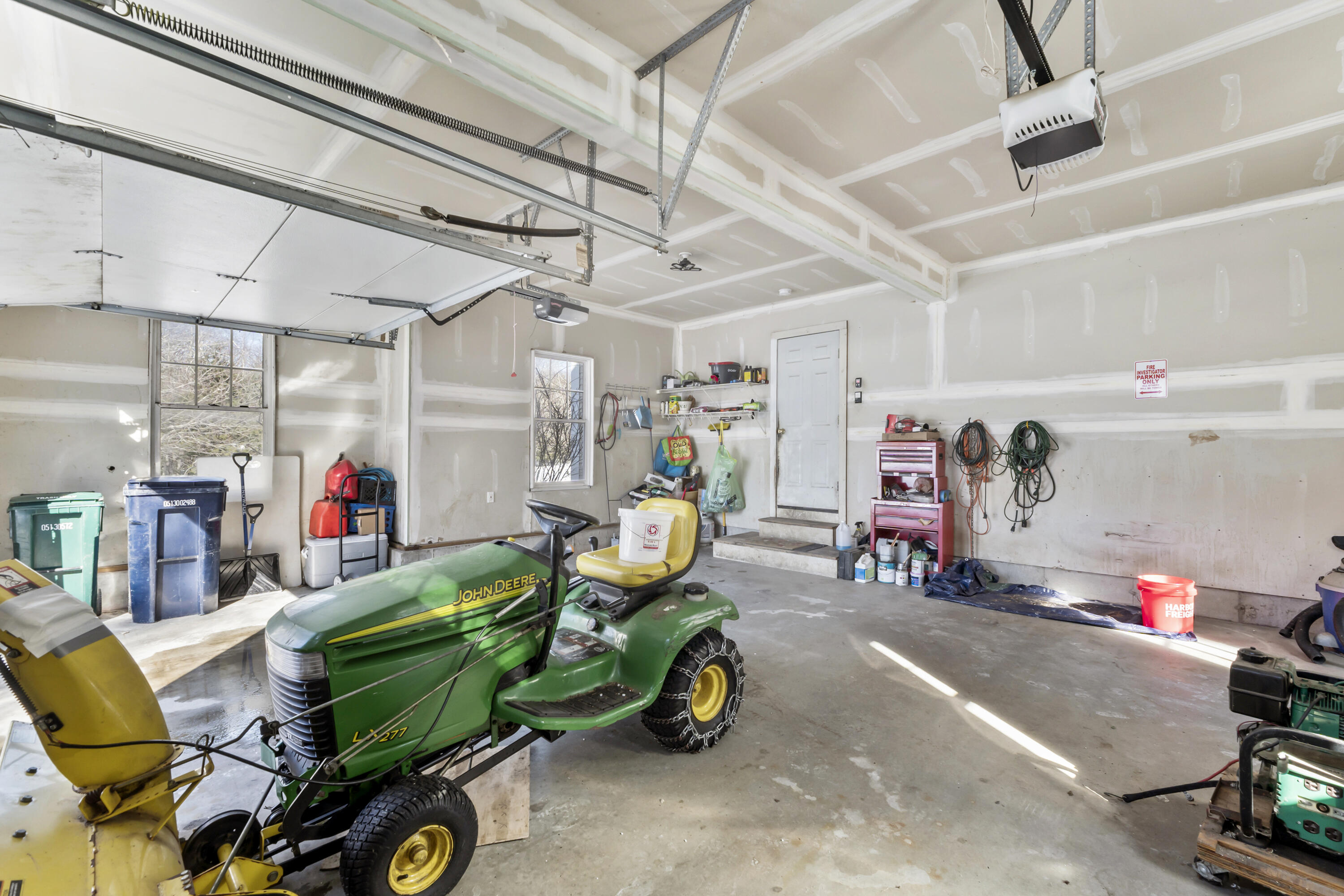 8 Days Landing Property Photo 61