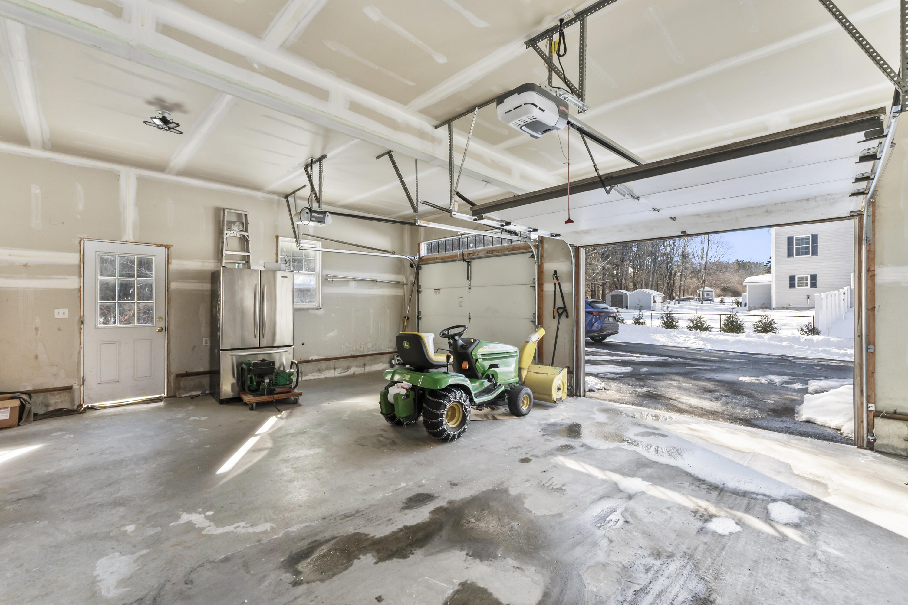 8 Days Landing Property Photo 62