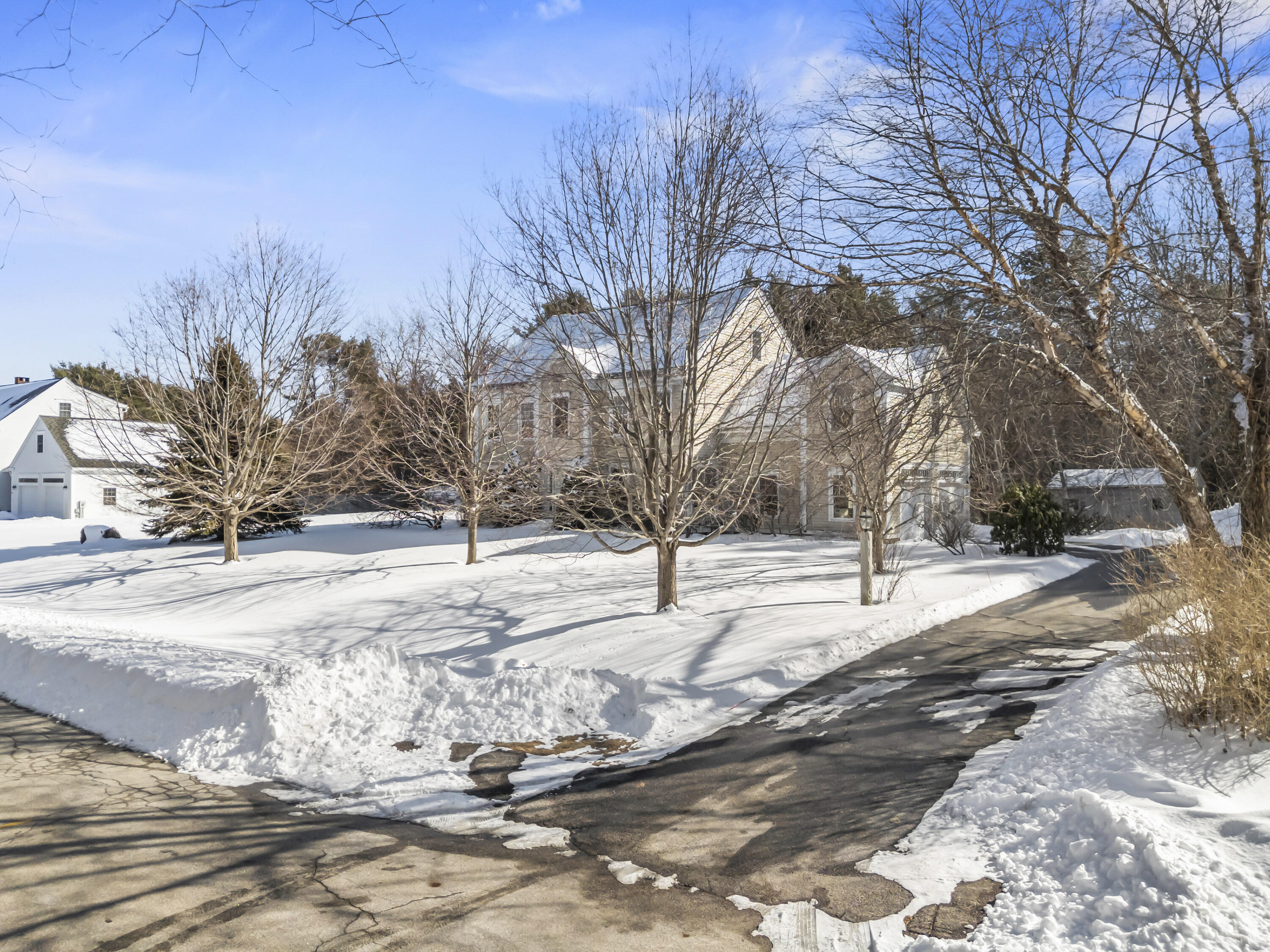 8 Days Landing Property Photo 83