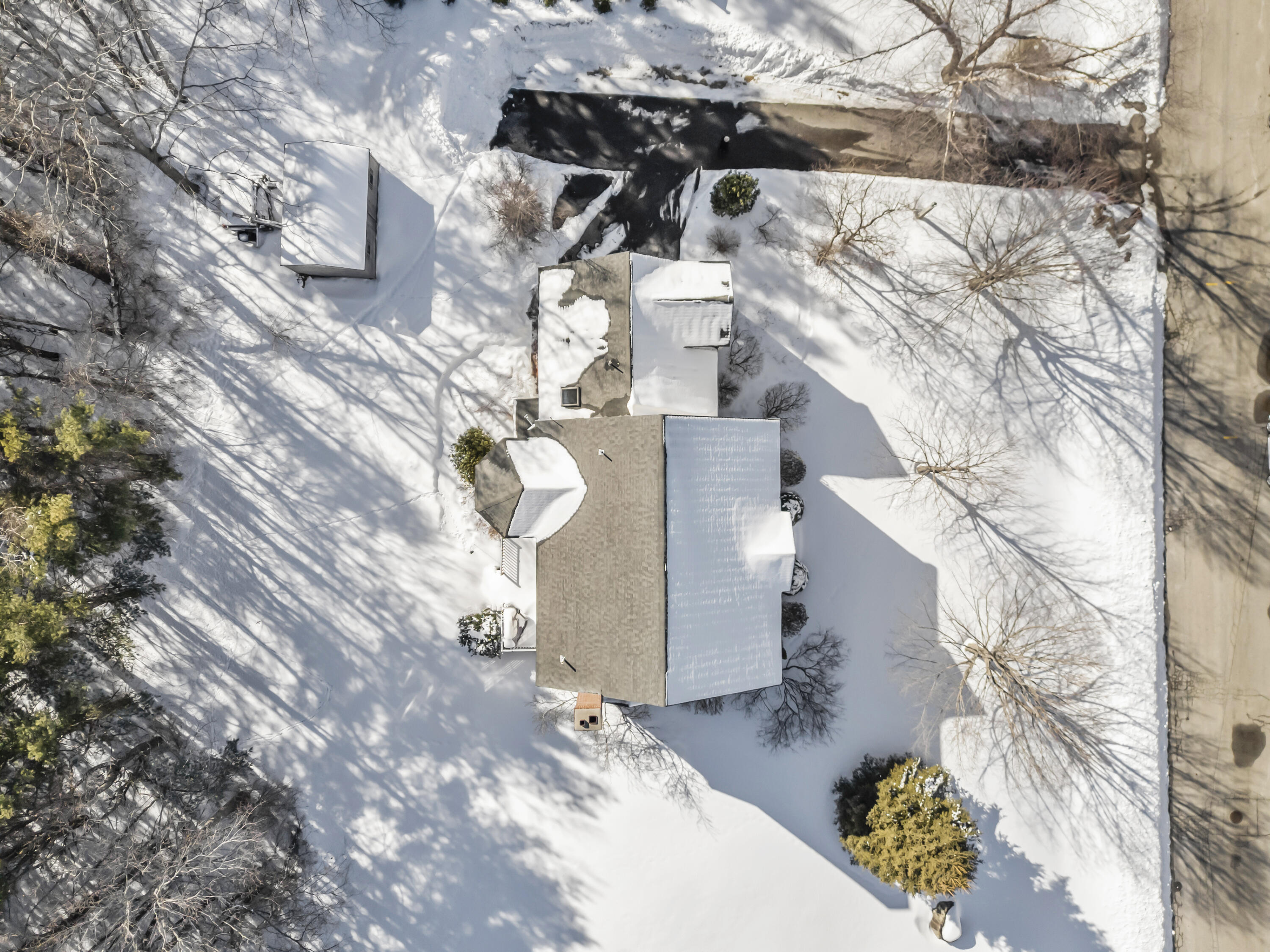 8 Days Landing Property Photo 86