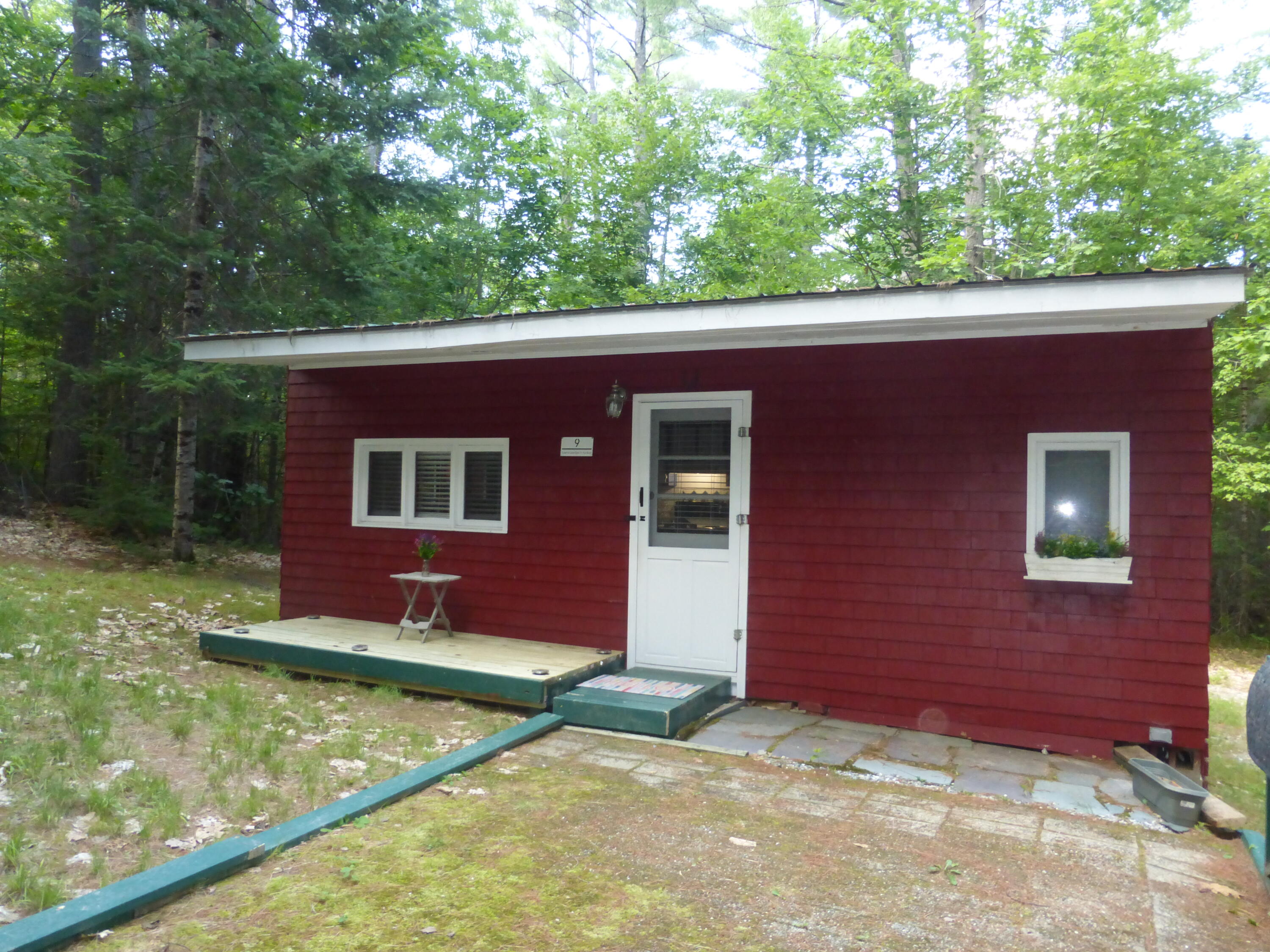 9 Roberts Lane Property Photo 1