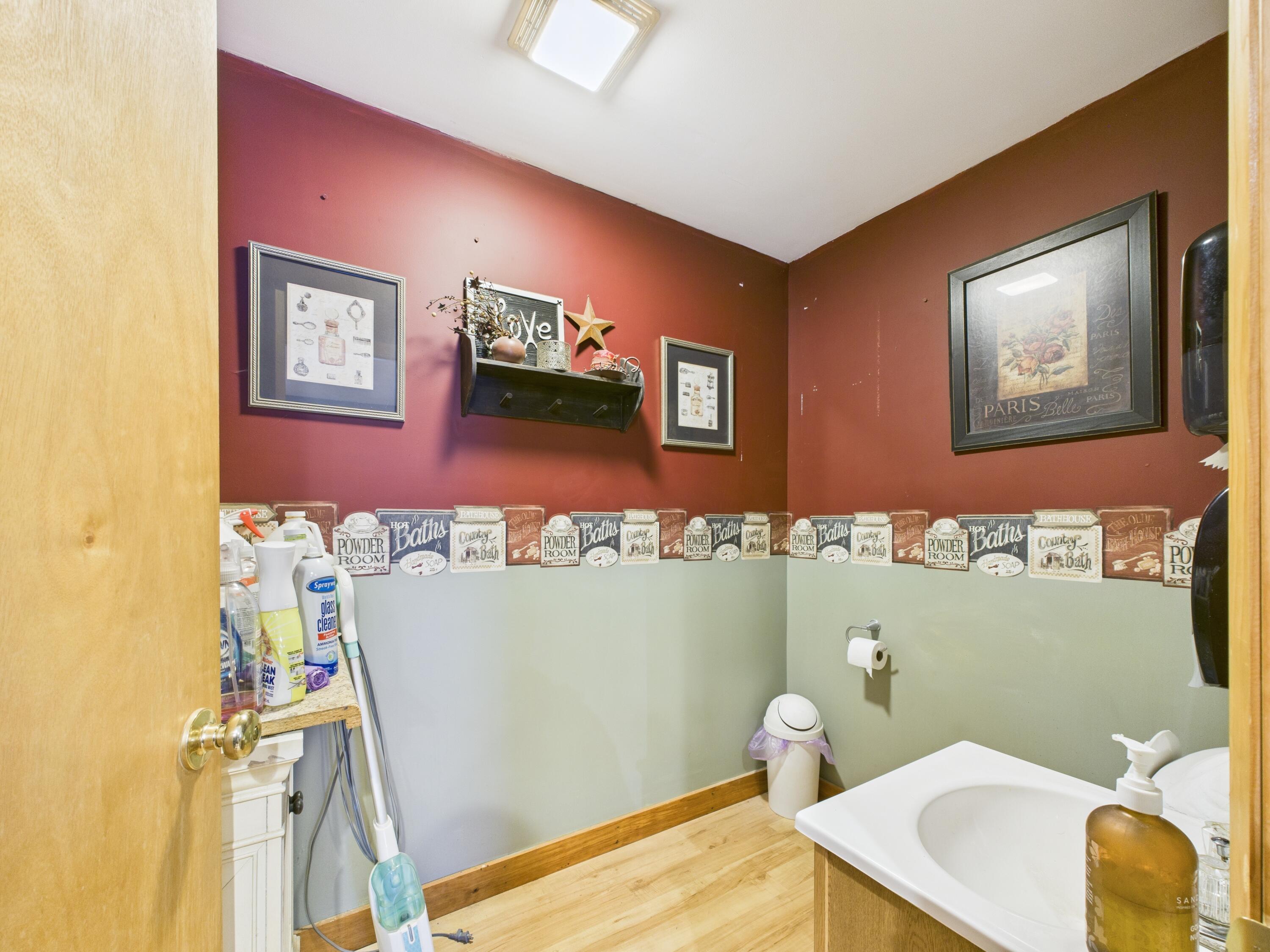 1616 Main Street Property Photo 17