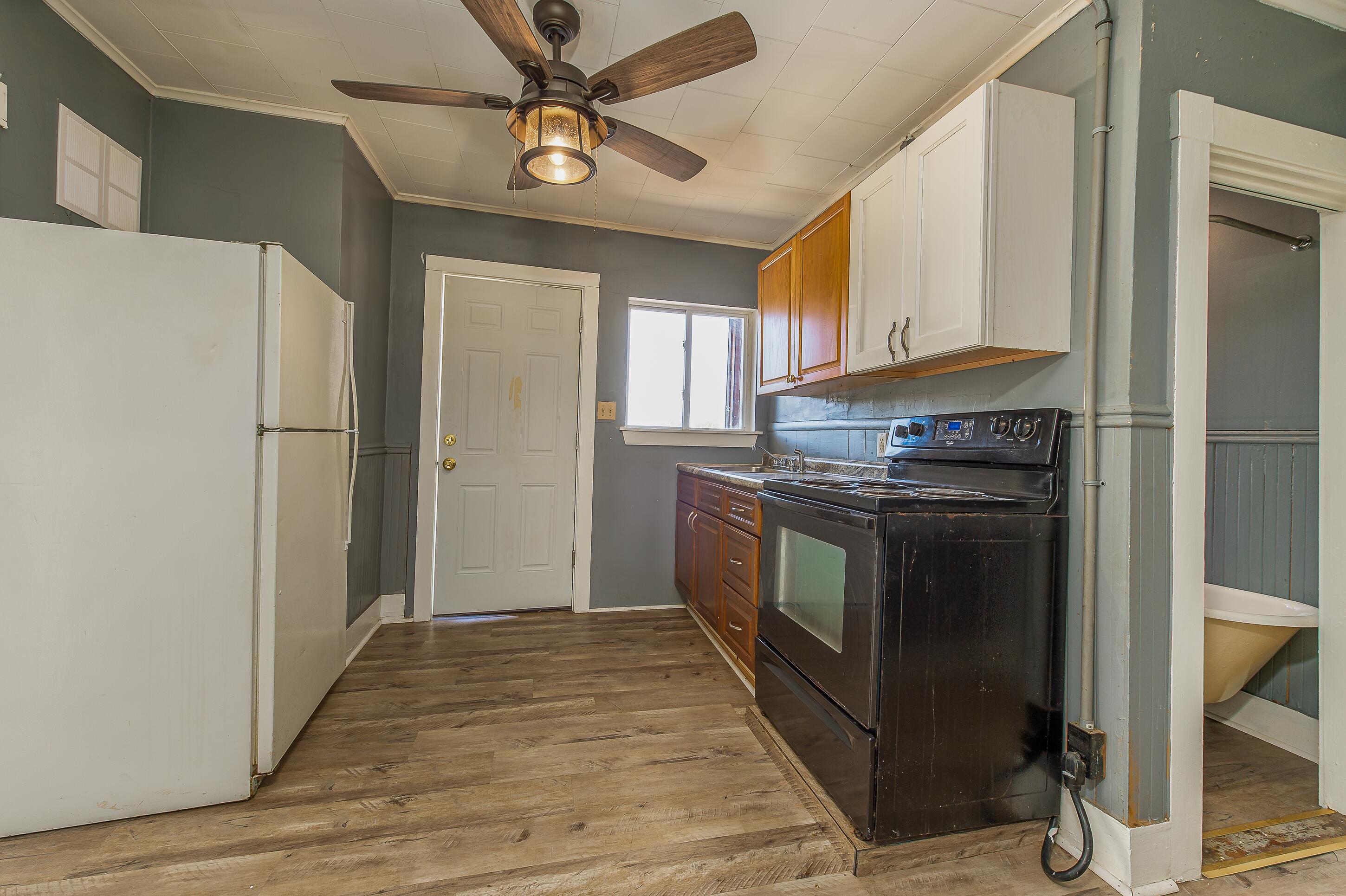 6 Various Addresses Property Photo 8