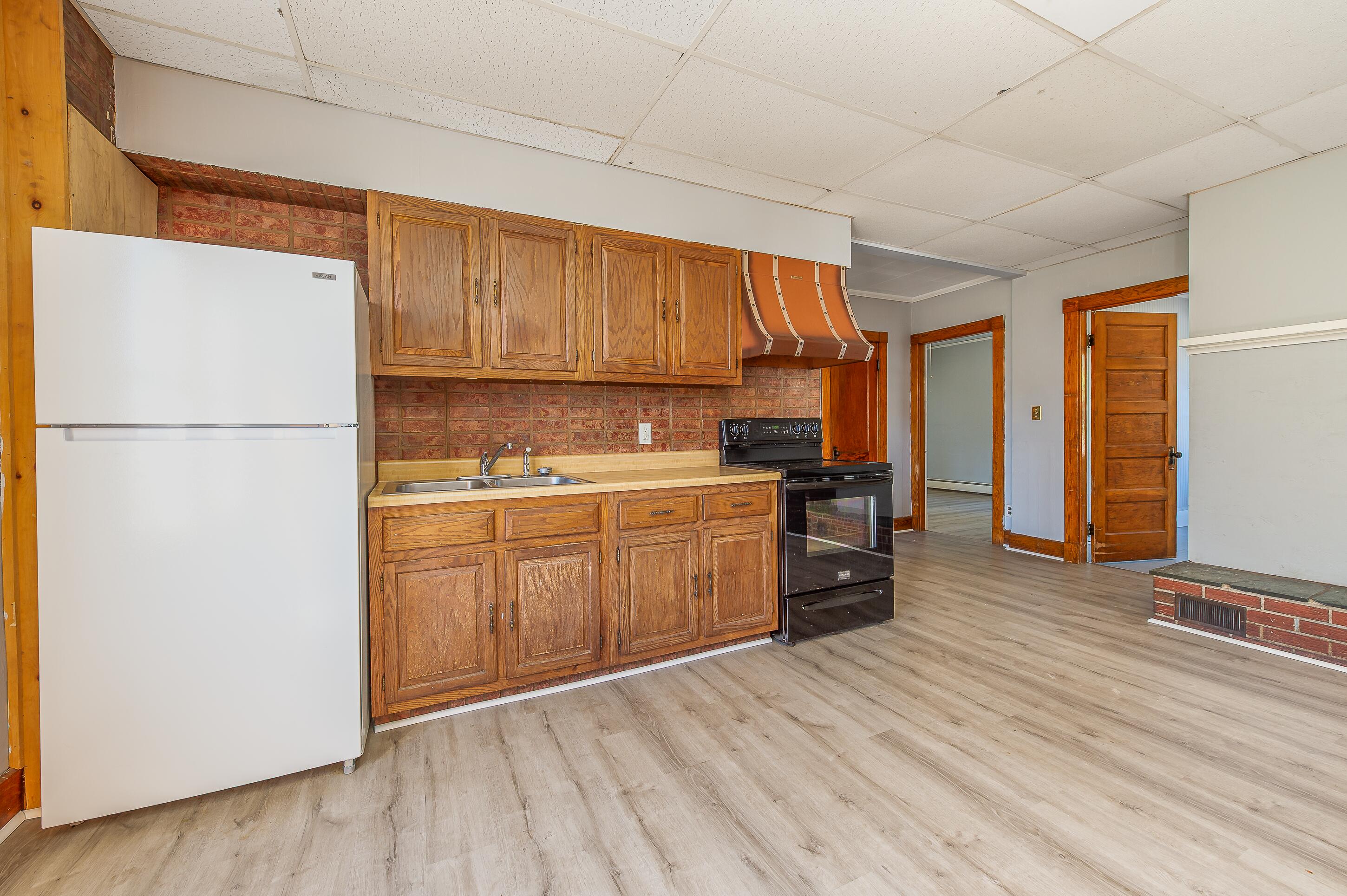 6 Various Addresses Property Photo 18
