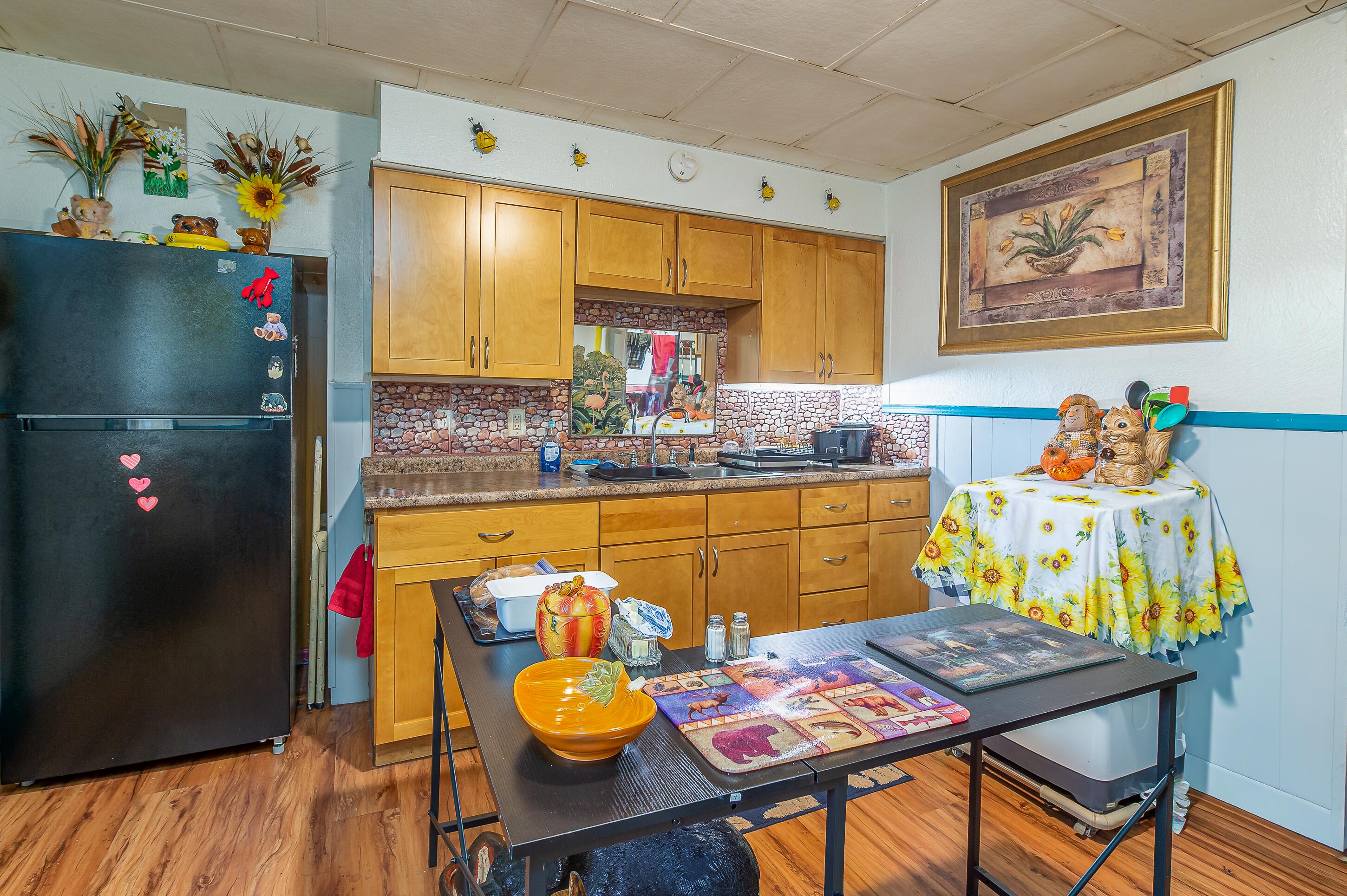 6 Various Addresses Property Photo 36