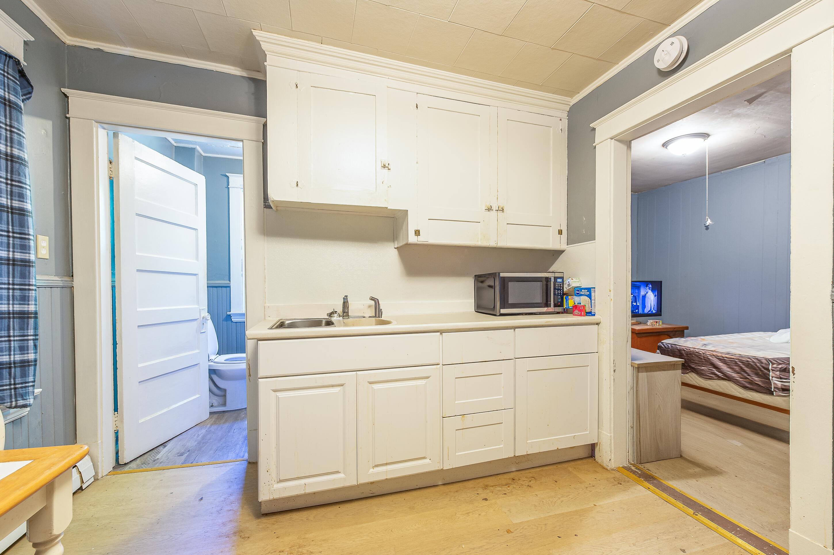48 Essex Avenue Property Photo 3