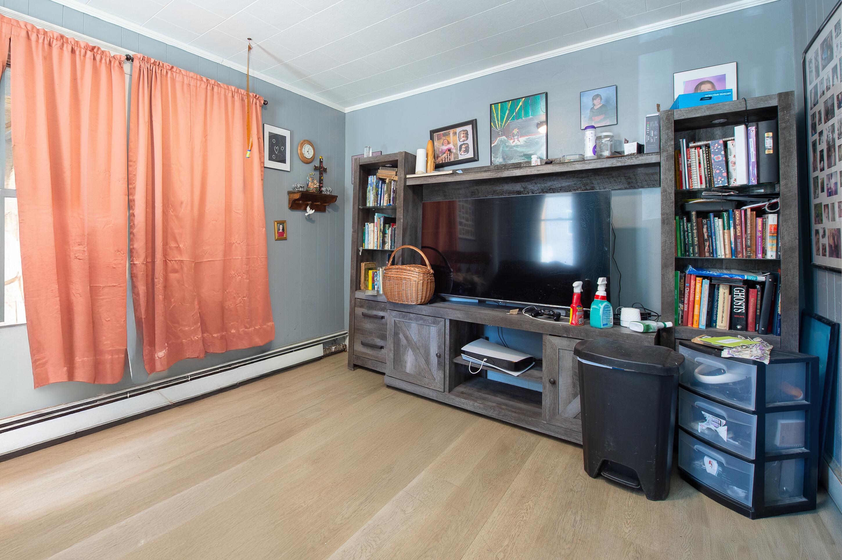 48 Essex Avenue Property Photo 4