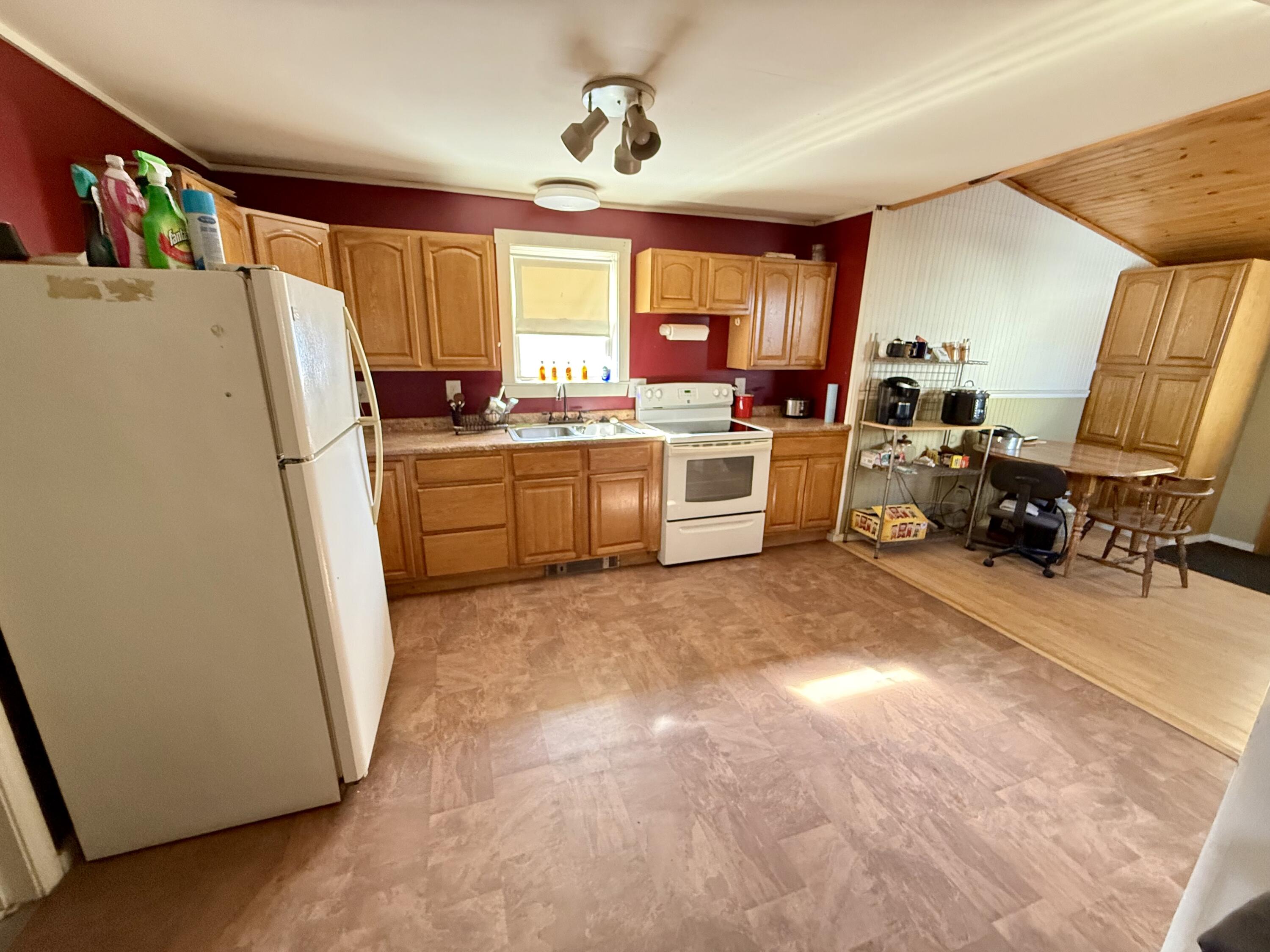 68 E Main Street Property Photo 5