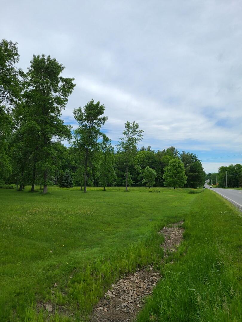 2532 Middle Road Property Photo 2