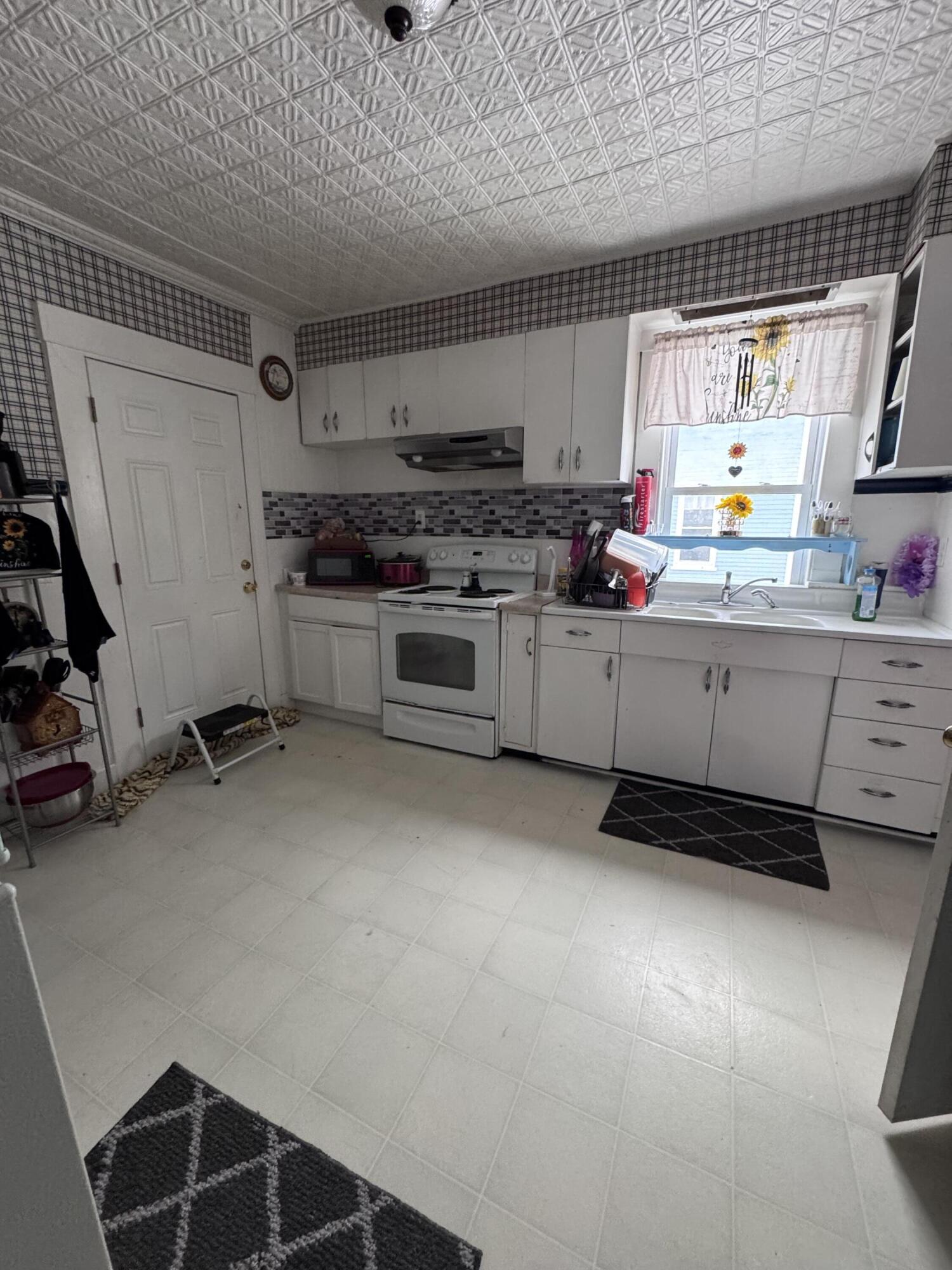 135 Cross Street Property Photo 7