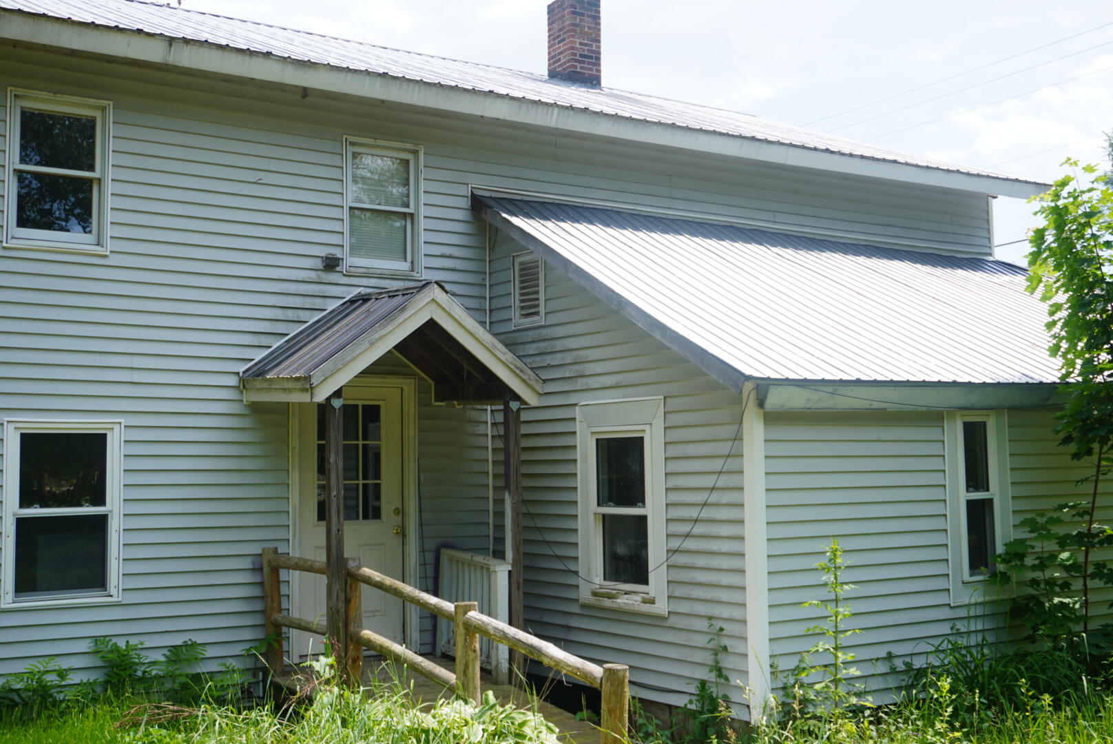 1047 Valley Road Property Photo 5