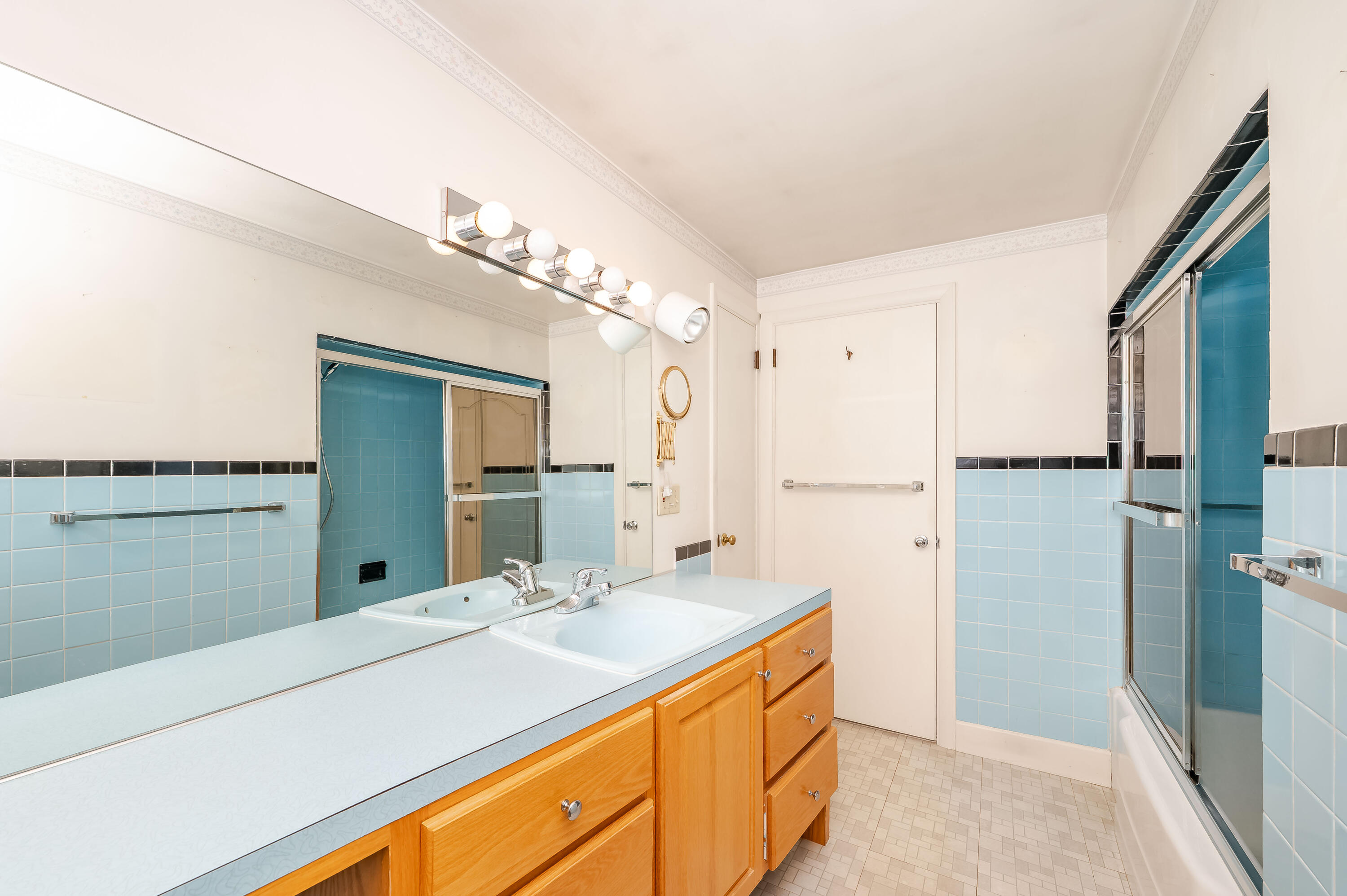 12 Marial Avenue Property Photo 19