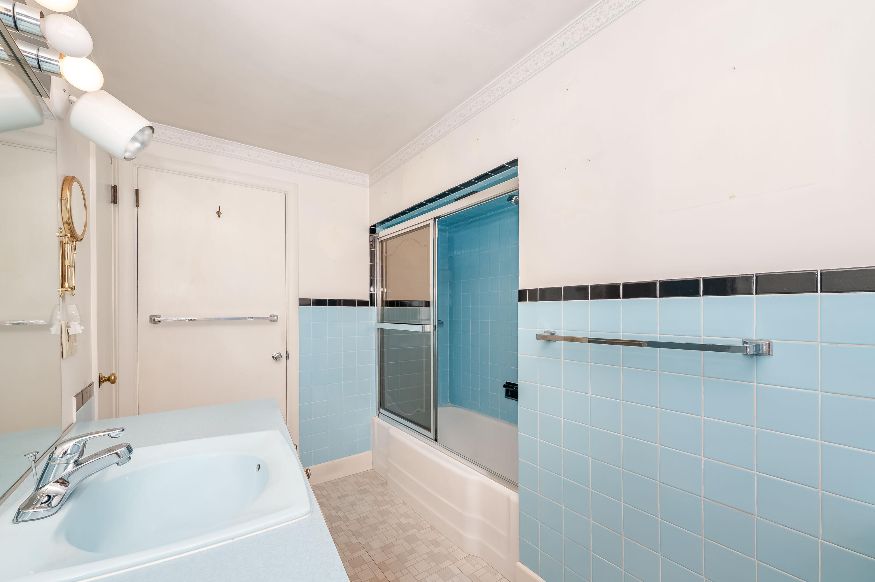 12 Marial Avenue Property Photo 20