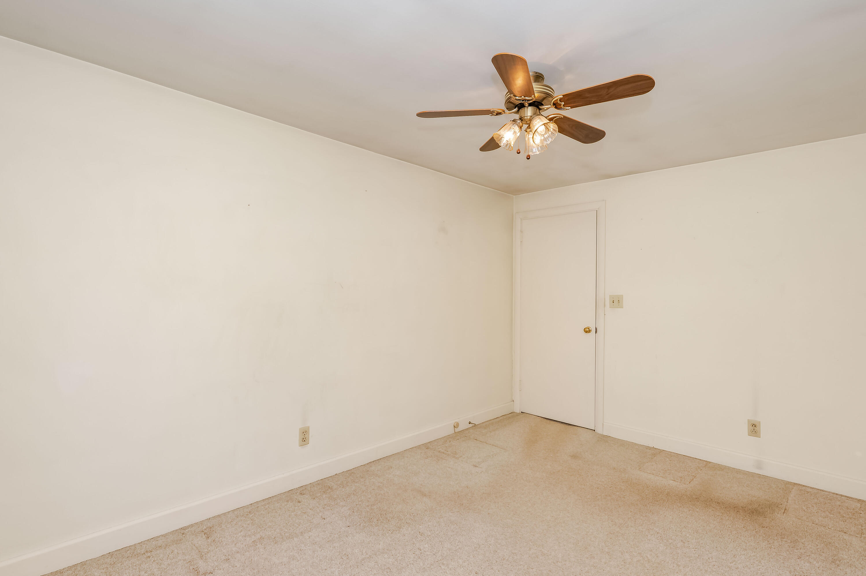 12 Marial Avenue Property Photo 25