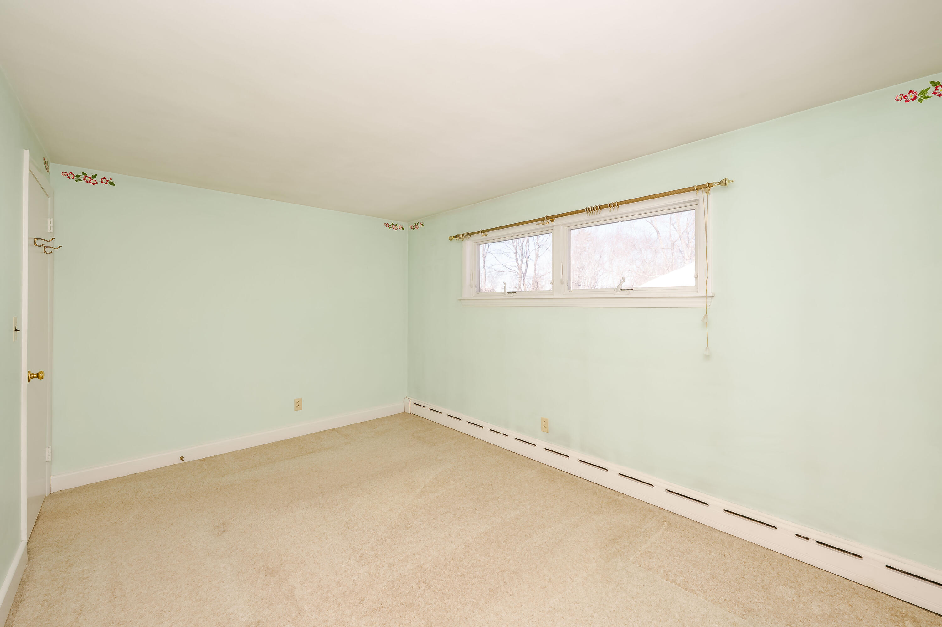 12 Marial Avenue Property Photo 34