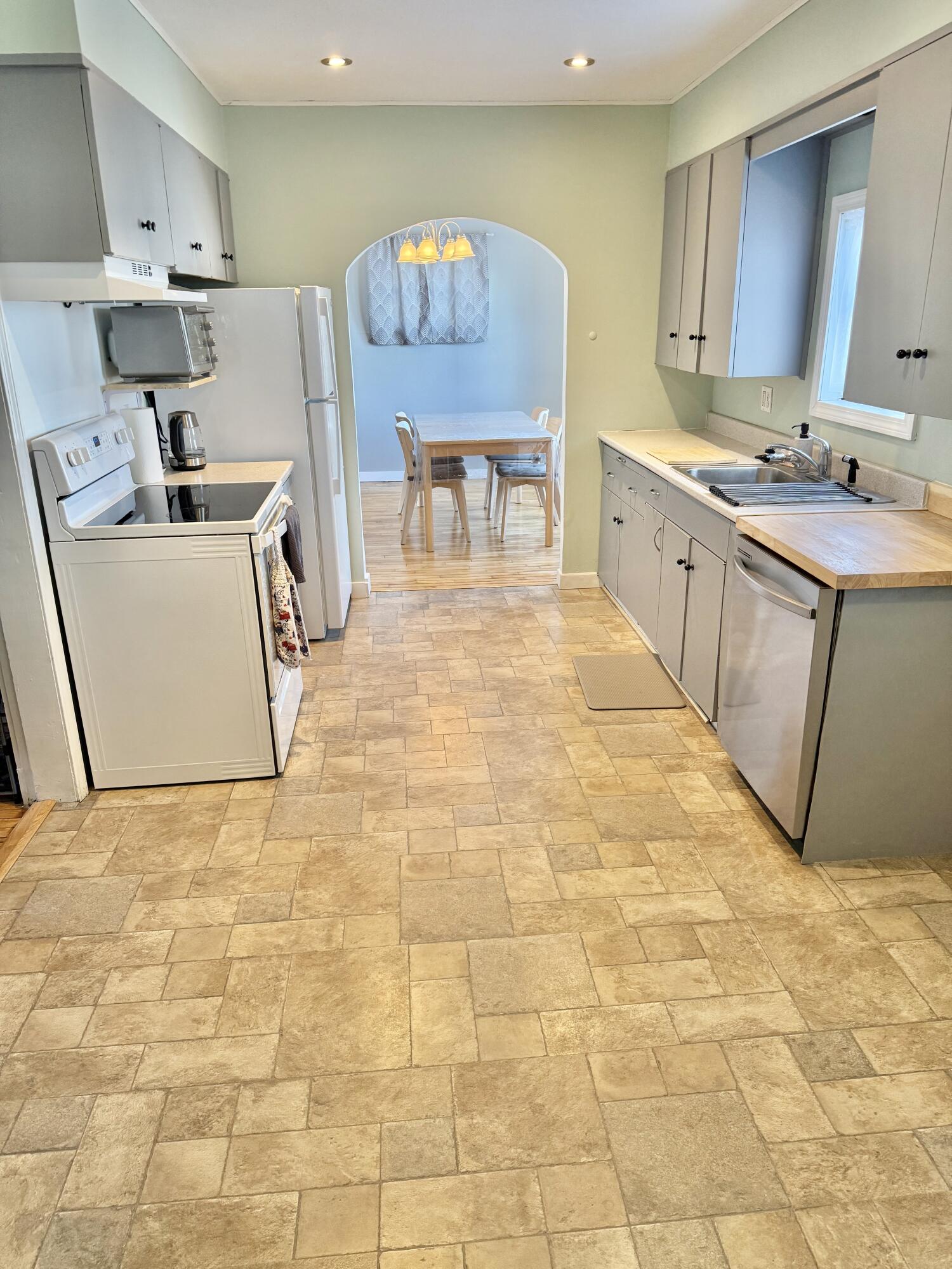 362 Saint Thomas Street Property Photo 15
