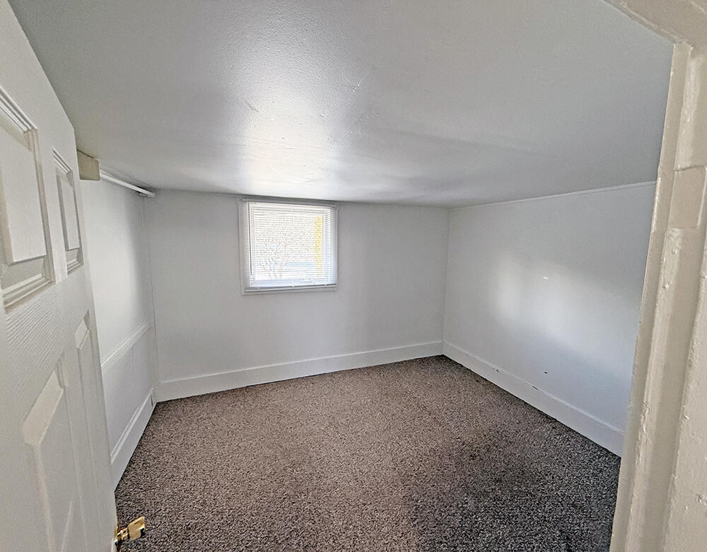90 Broadturn Road 1 Property Photo 9