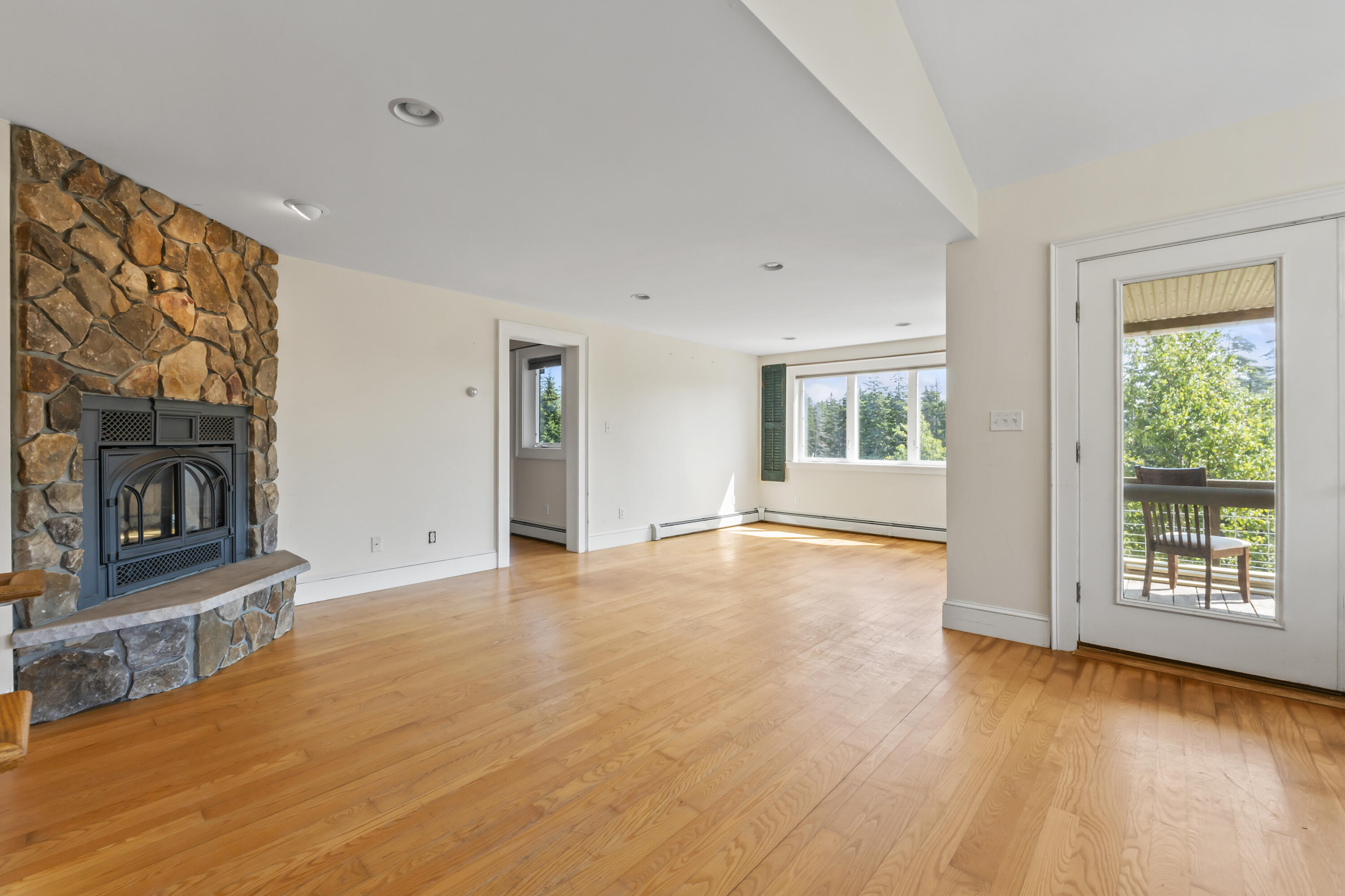 19 Hugh Av Hugh Avenue Property Photo 10