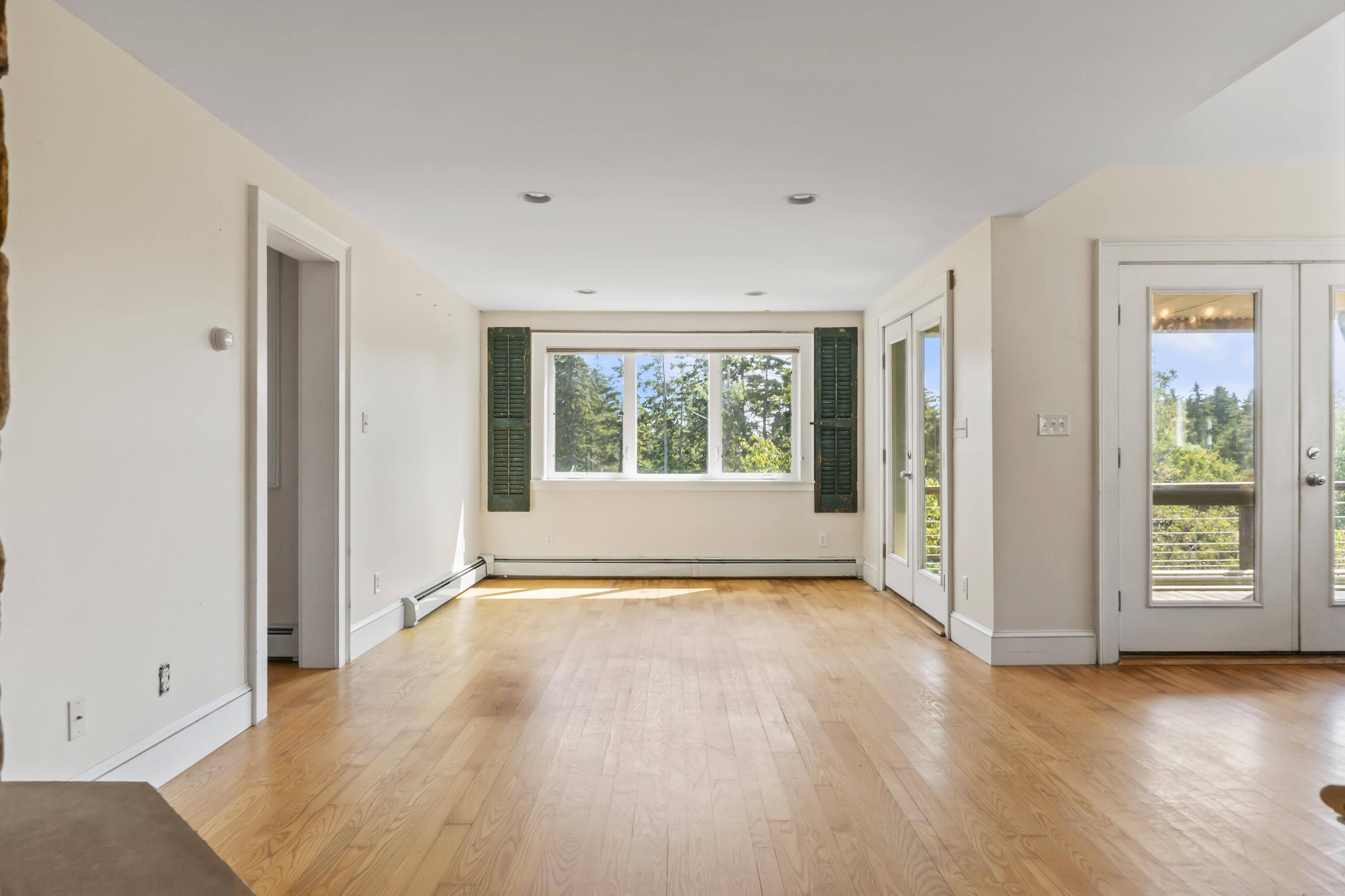 19 Hugh Av Hugh Avenue Property Photo 12