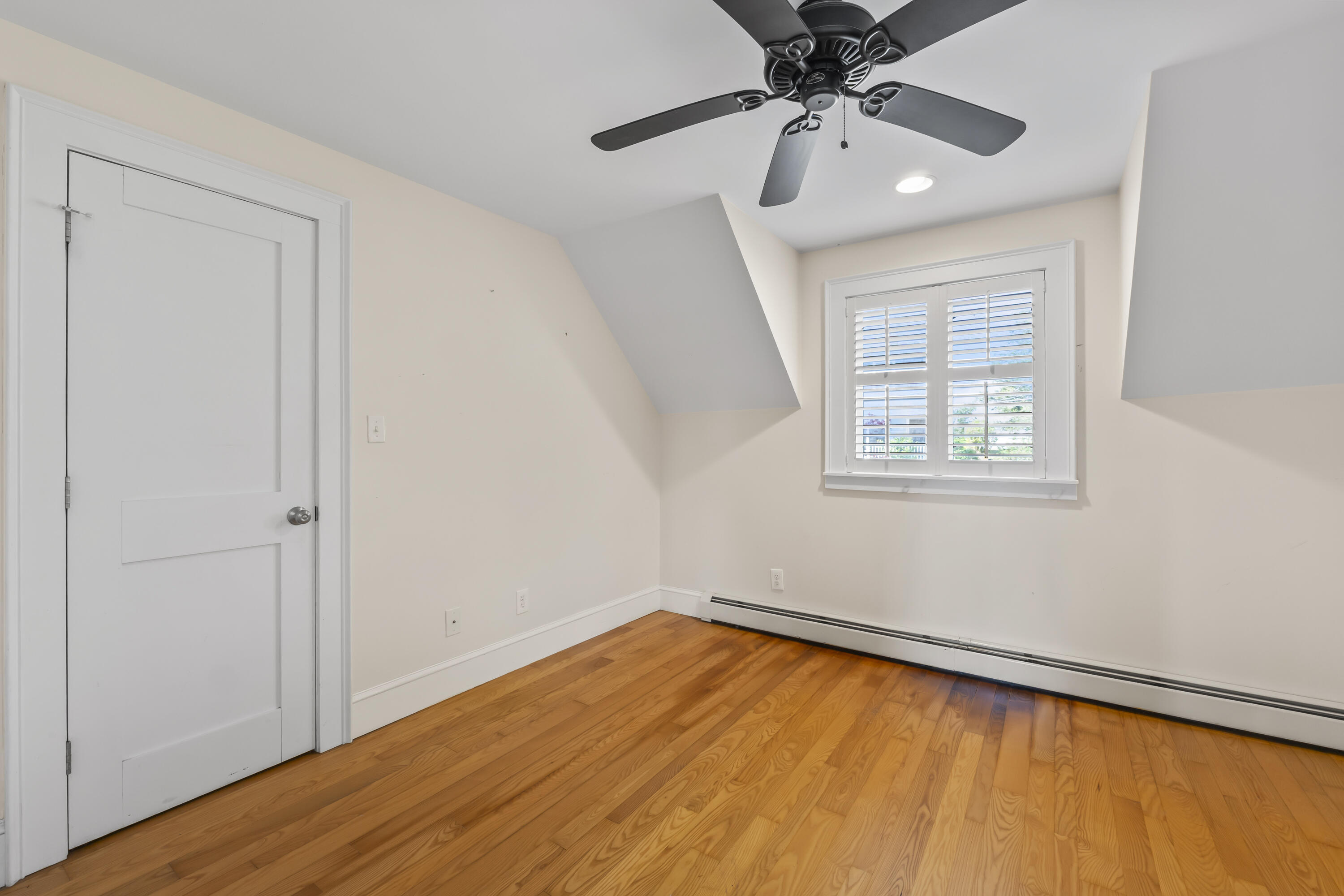 19 Hugh Av Hugh Avenue Property Photo 17