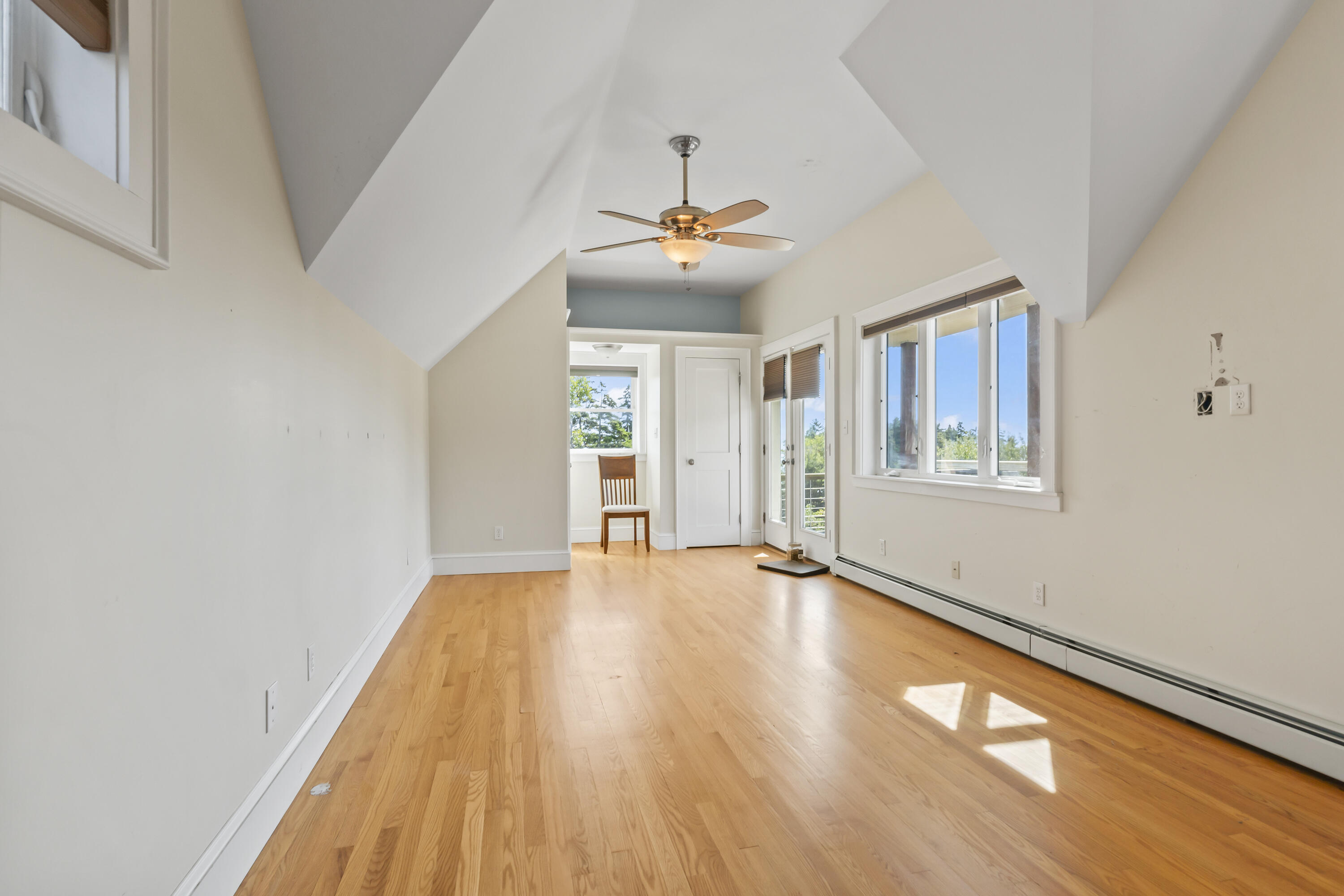 19 Hugh Av Hugh Avenue Property Photo 23