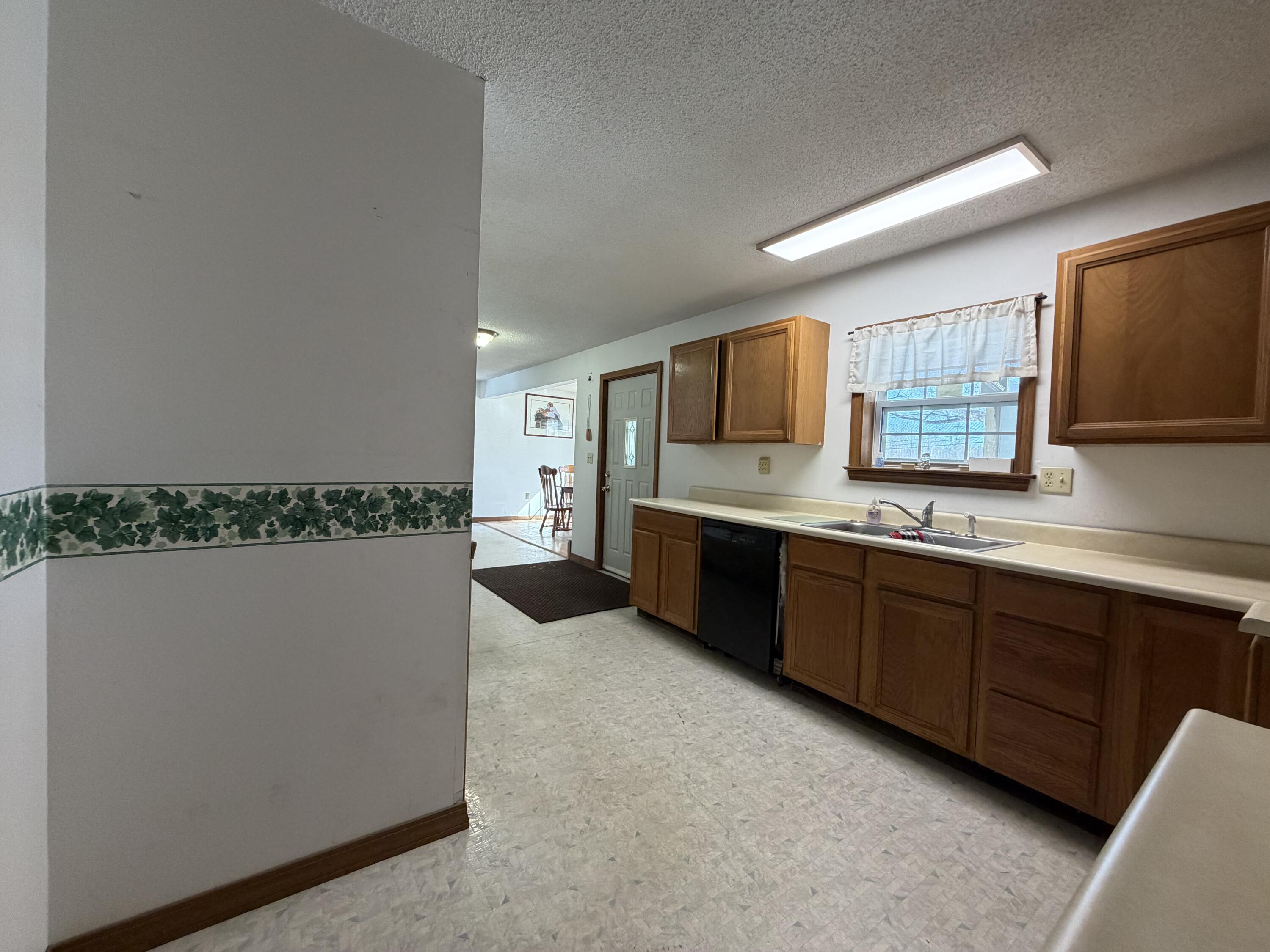 189 Phinney Farm Road Property Photo 6