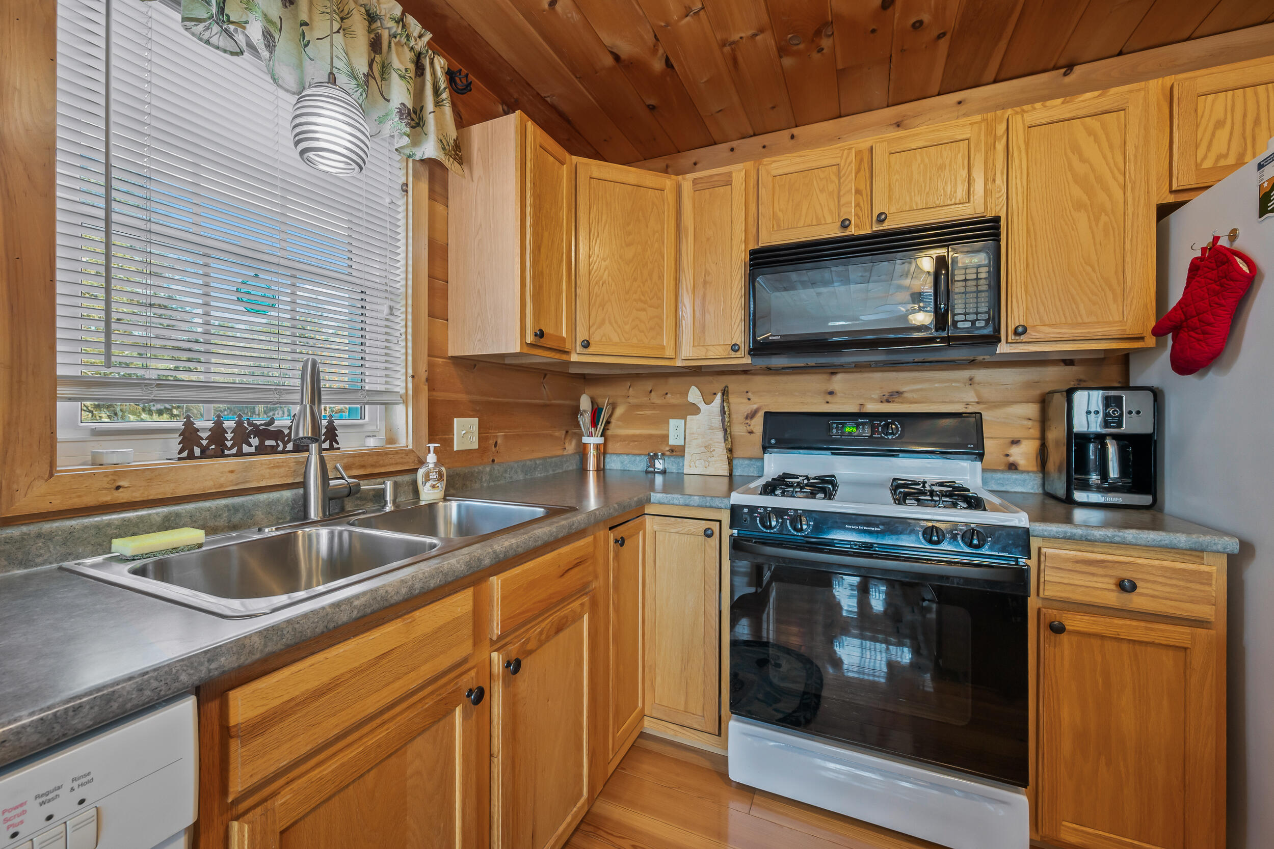 49 Field Way Property Photo 17