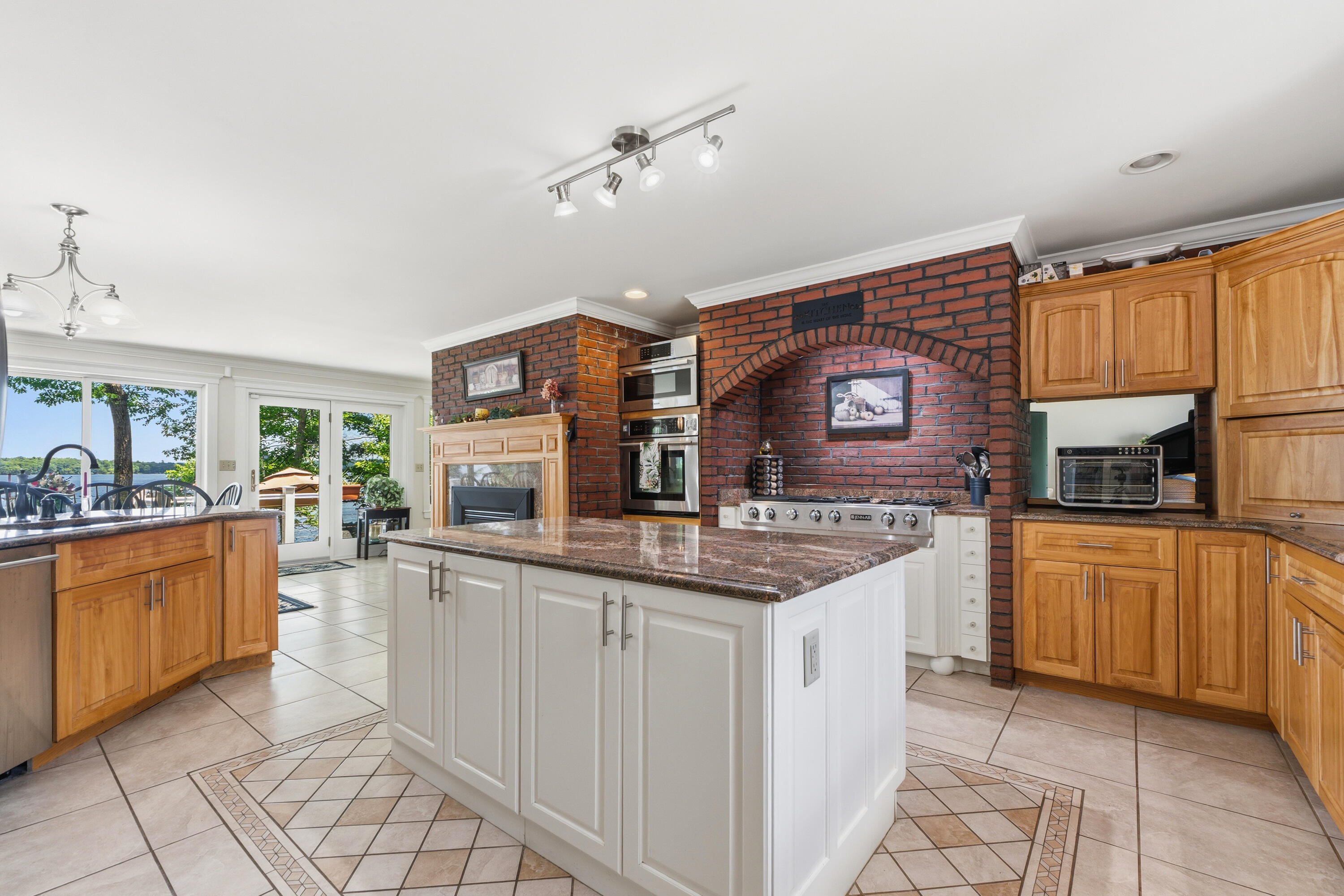6 Lufkin Lane Property Photo 6
