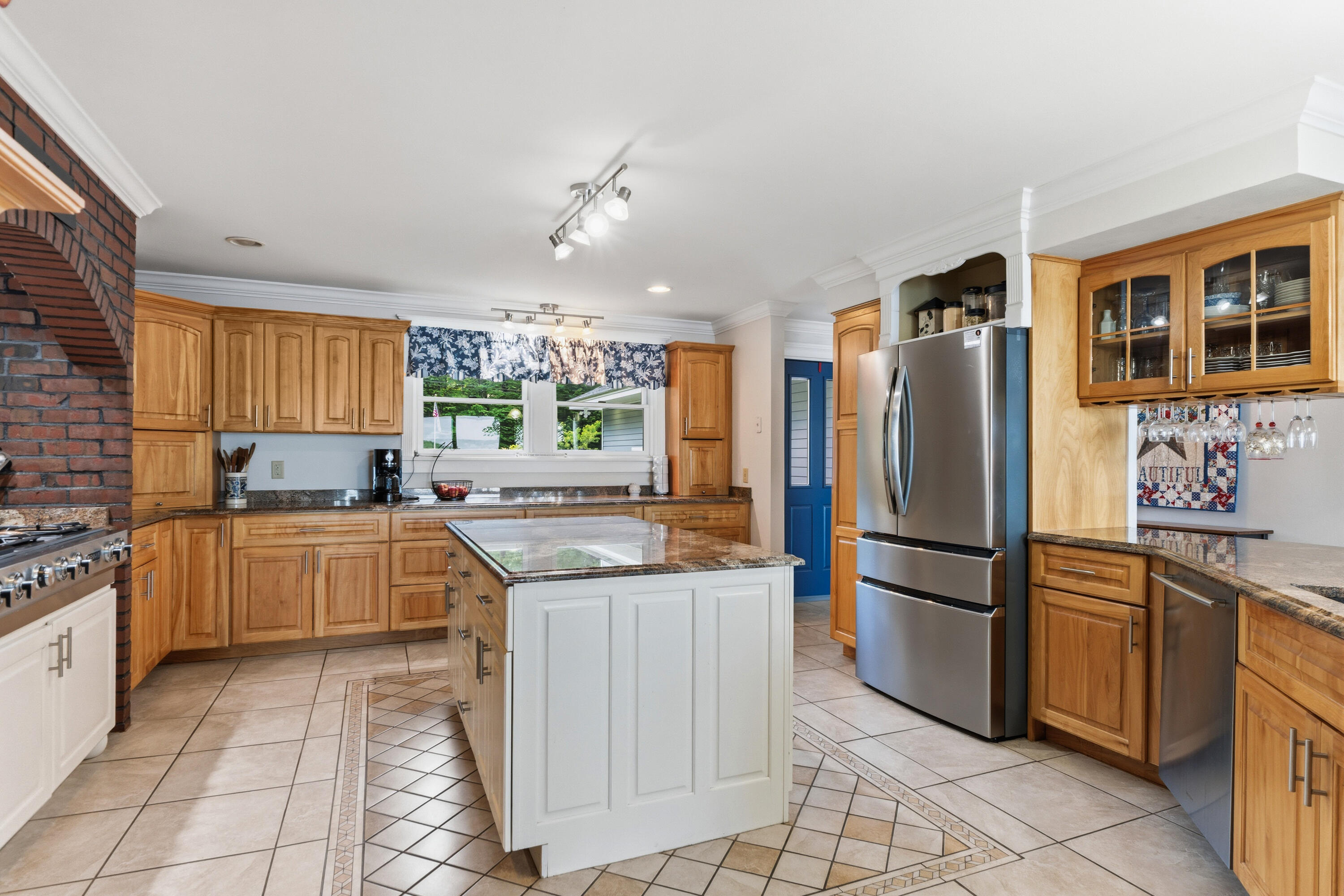 6 Lufkin Lane Property Photo 9